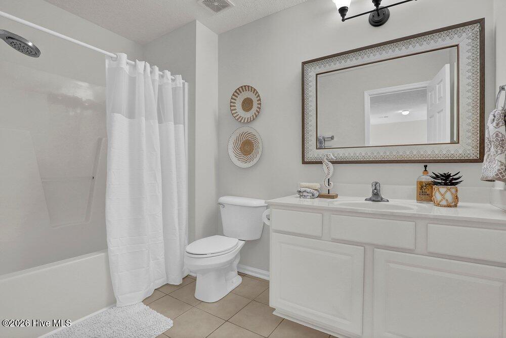 100561625 | Photo 19