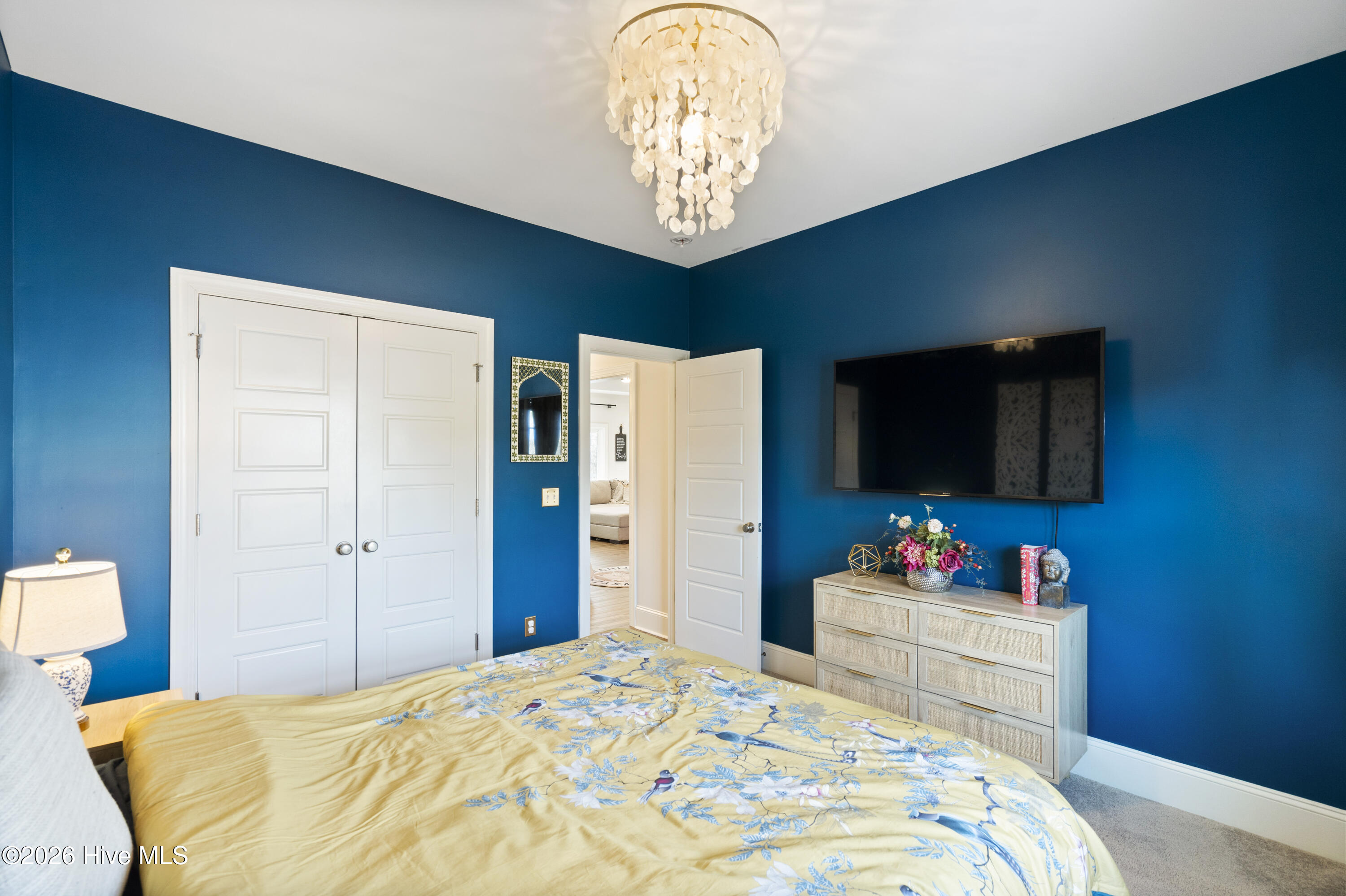 100552467 | Photo 35