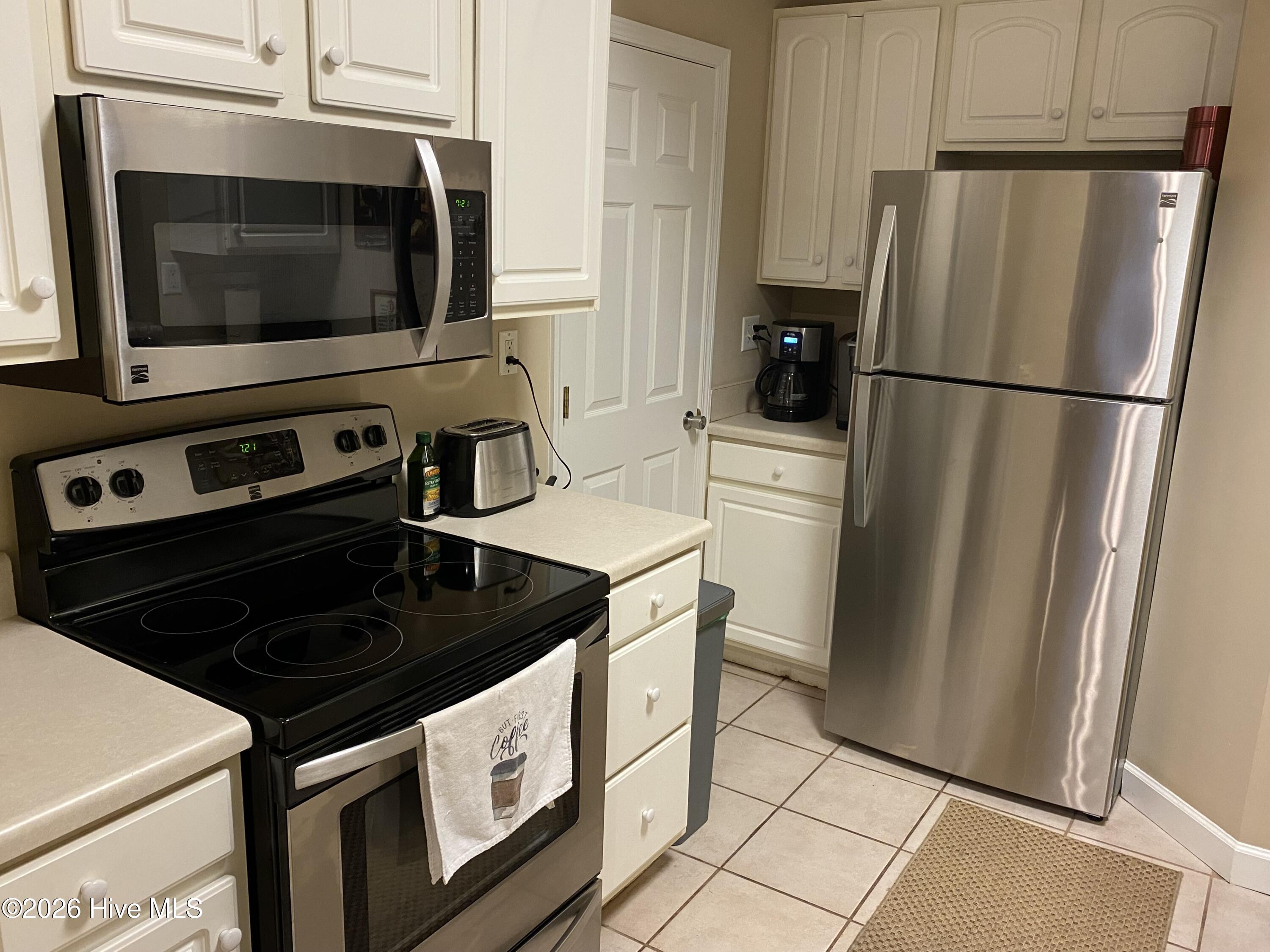 100565330 | Photo 14