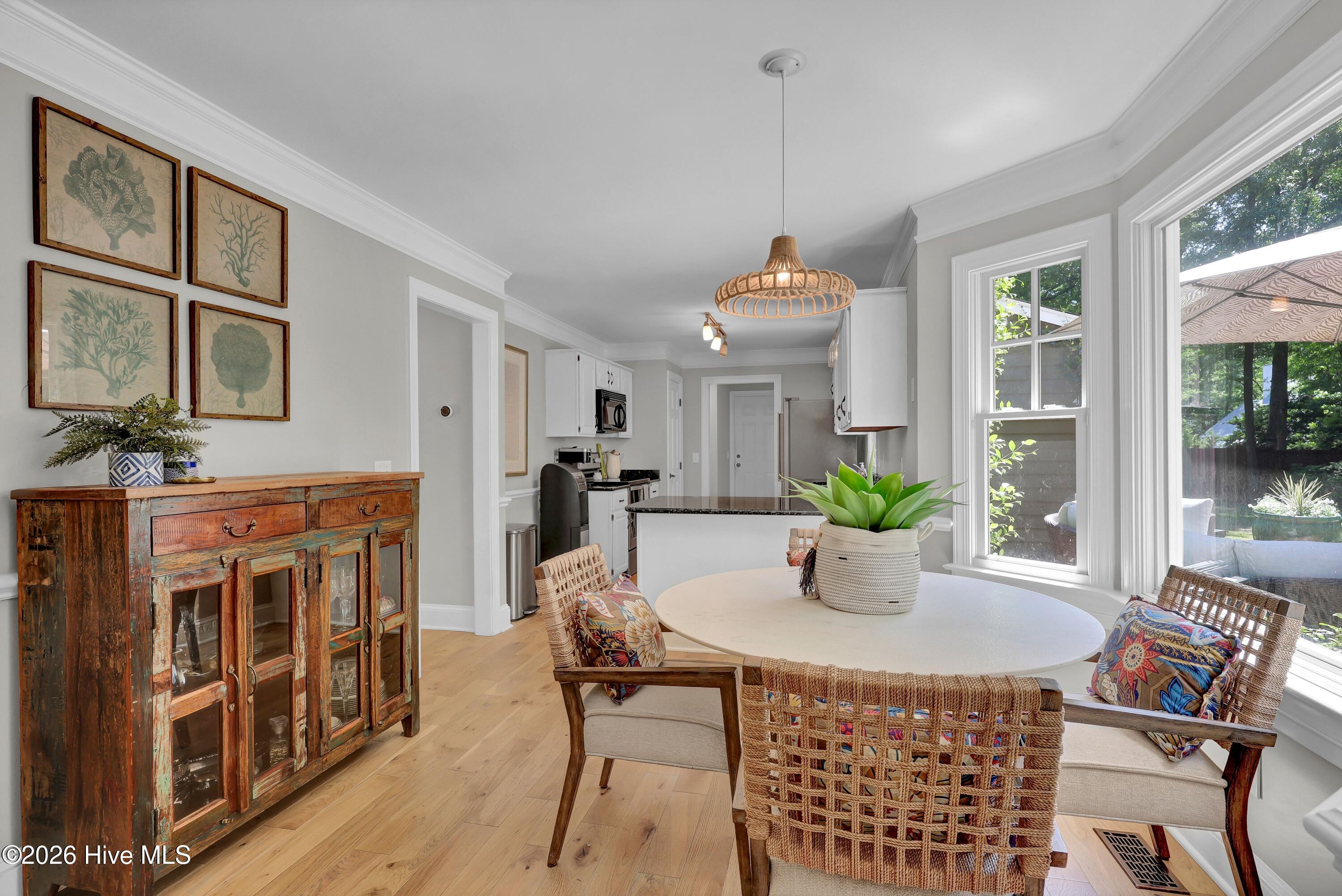 100569392 | Photo 16