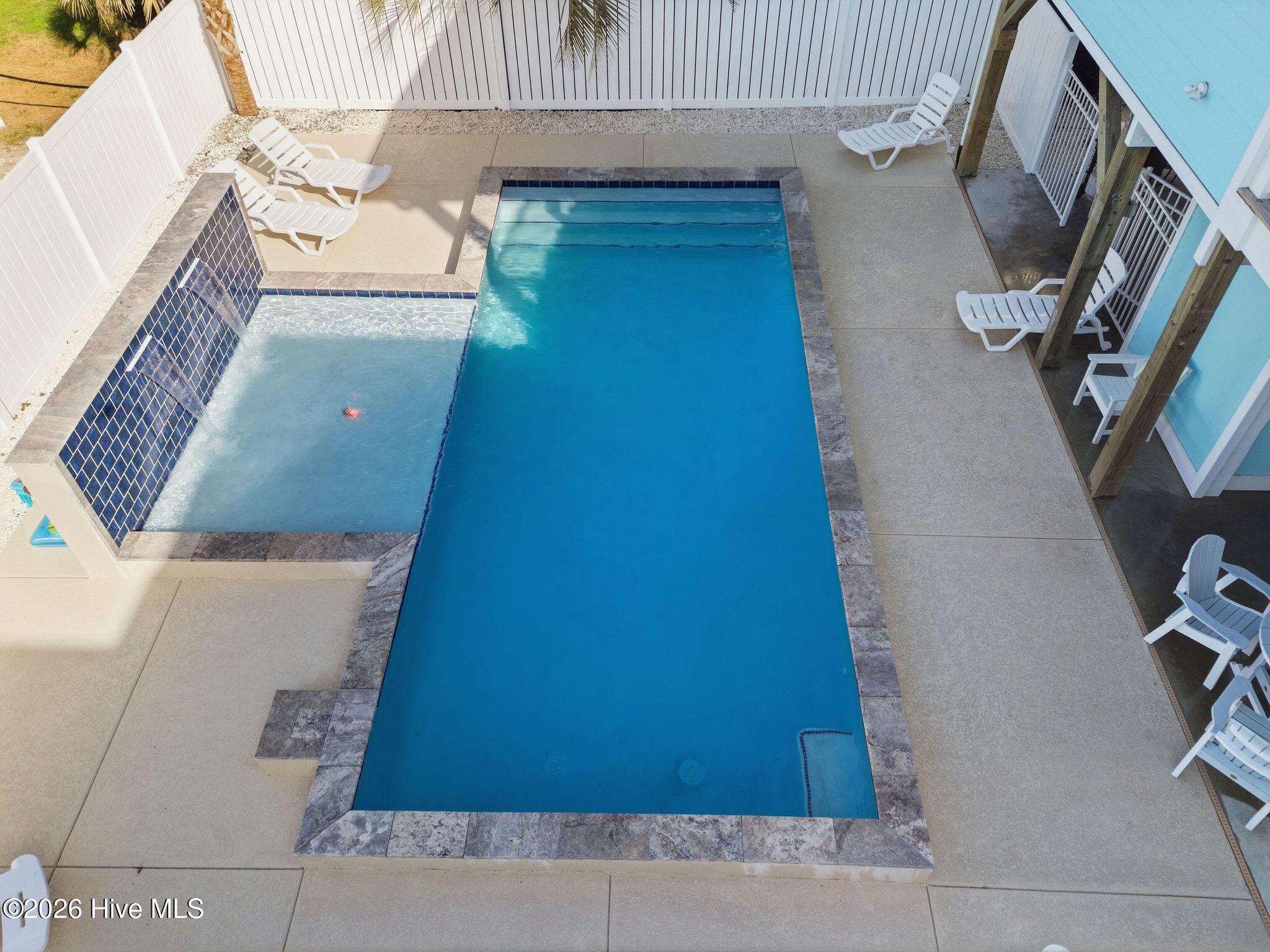 100559118 | Photo 84