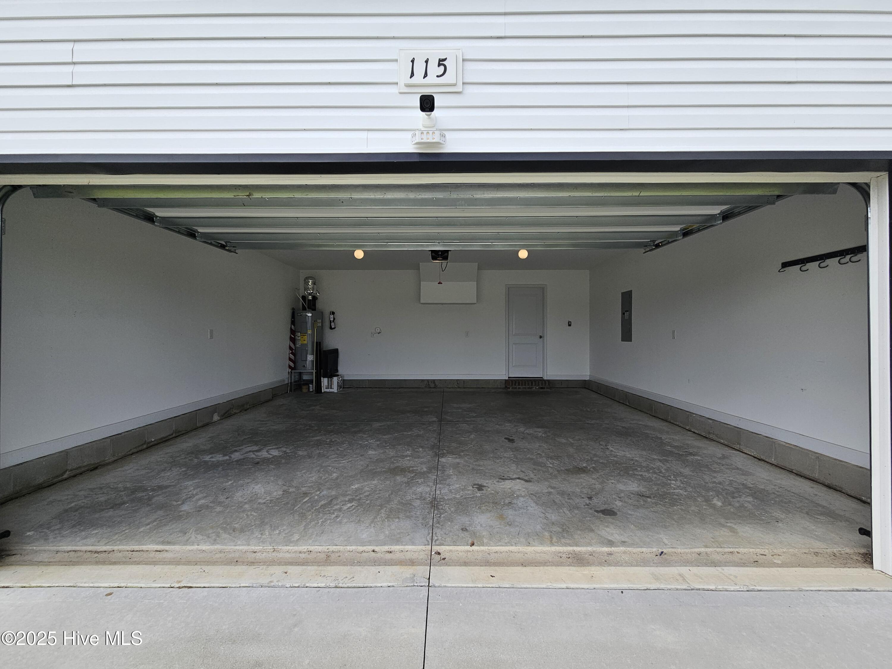 100526822 | Photo 33