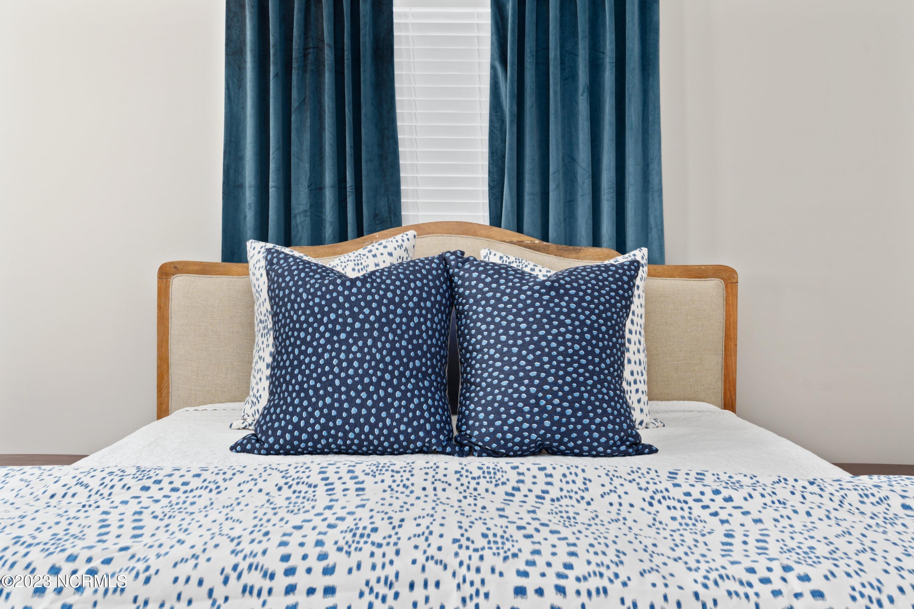 100559919 | Photo 25