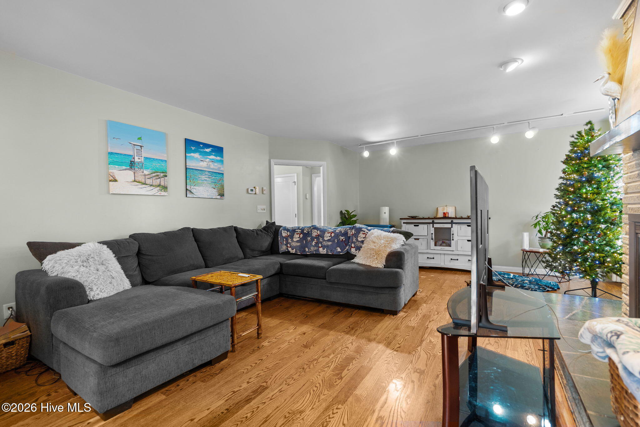 100525803 | Photo 14