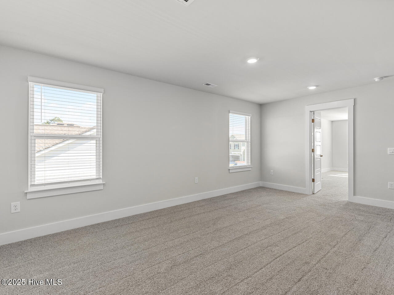 100530174 | Photo 23