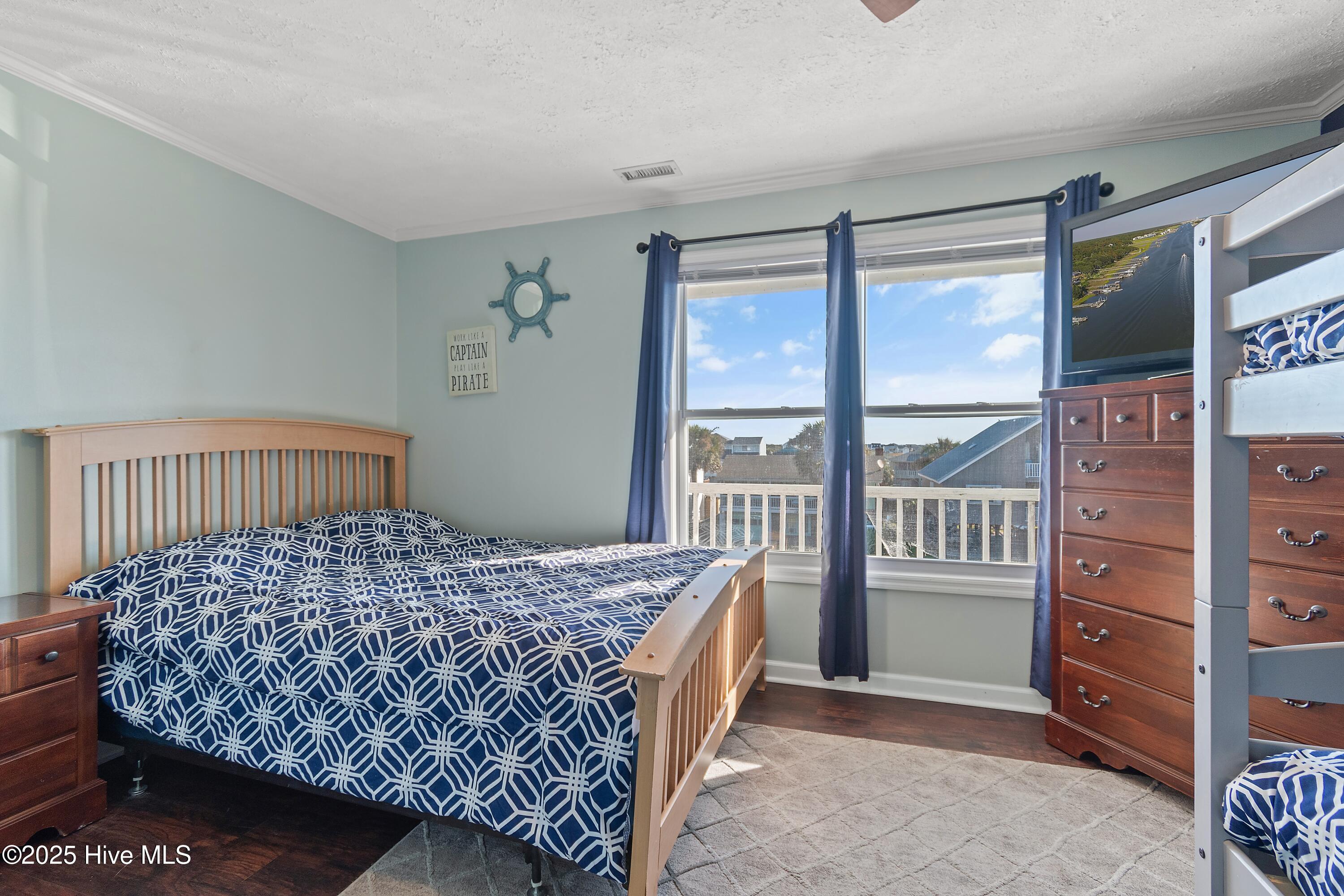 100542122 | Photo 43