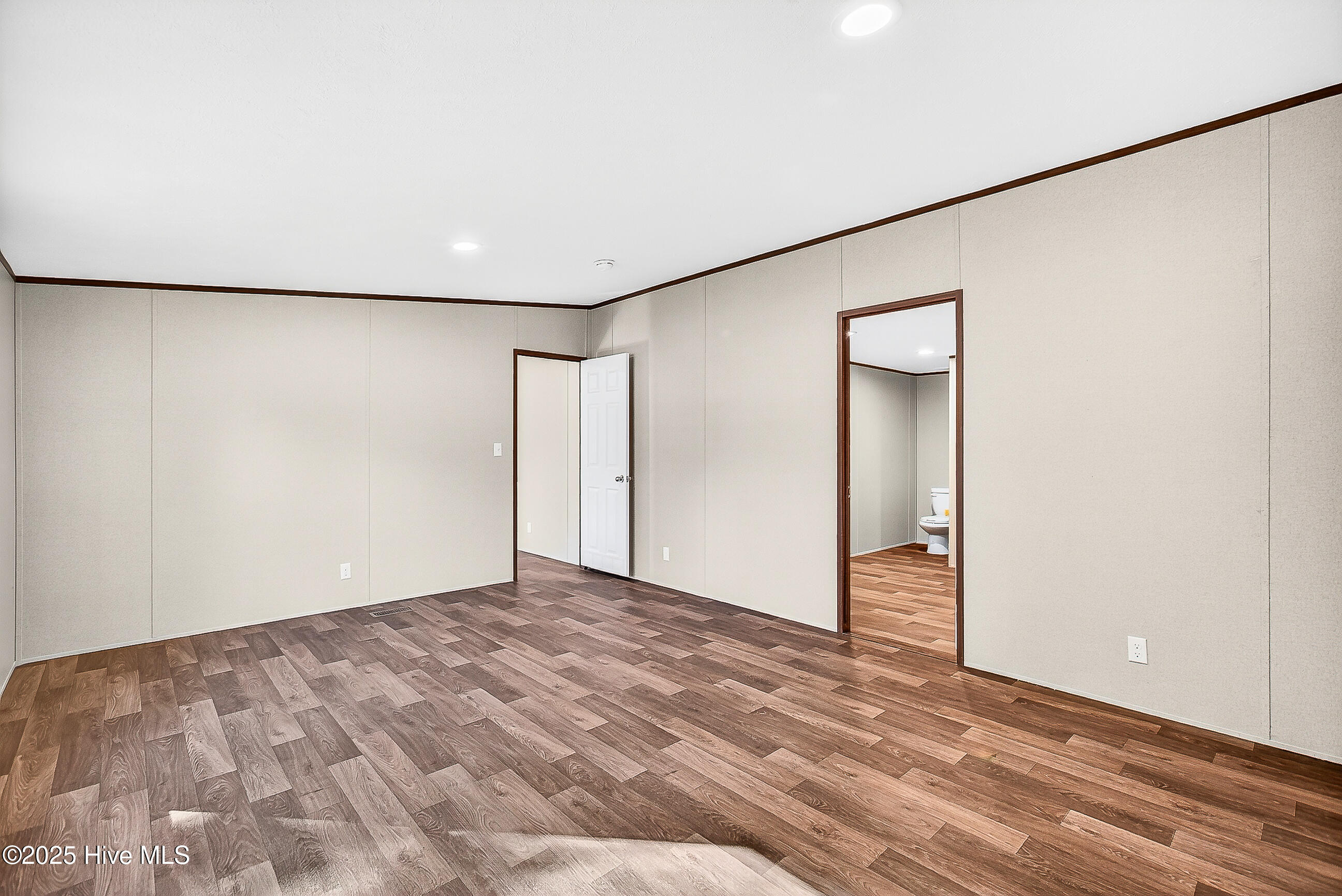 100537518 | Photo 17