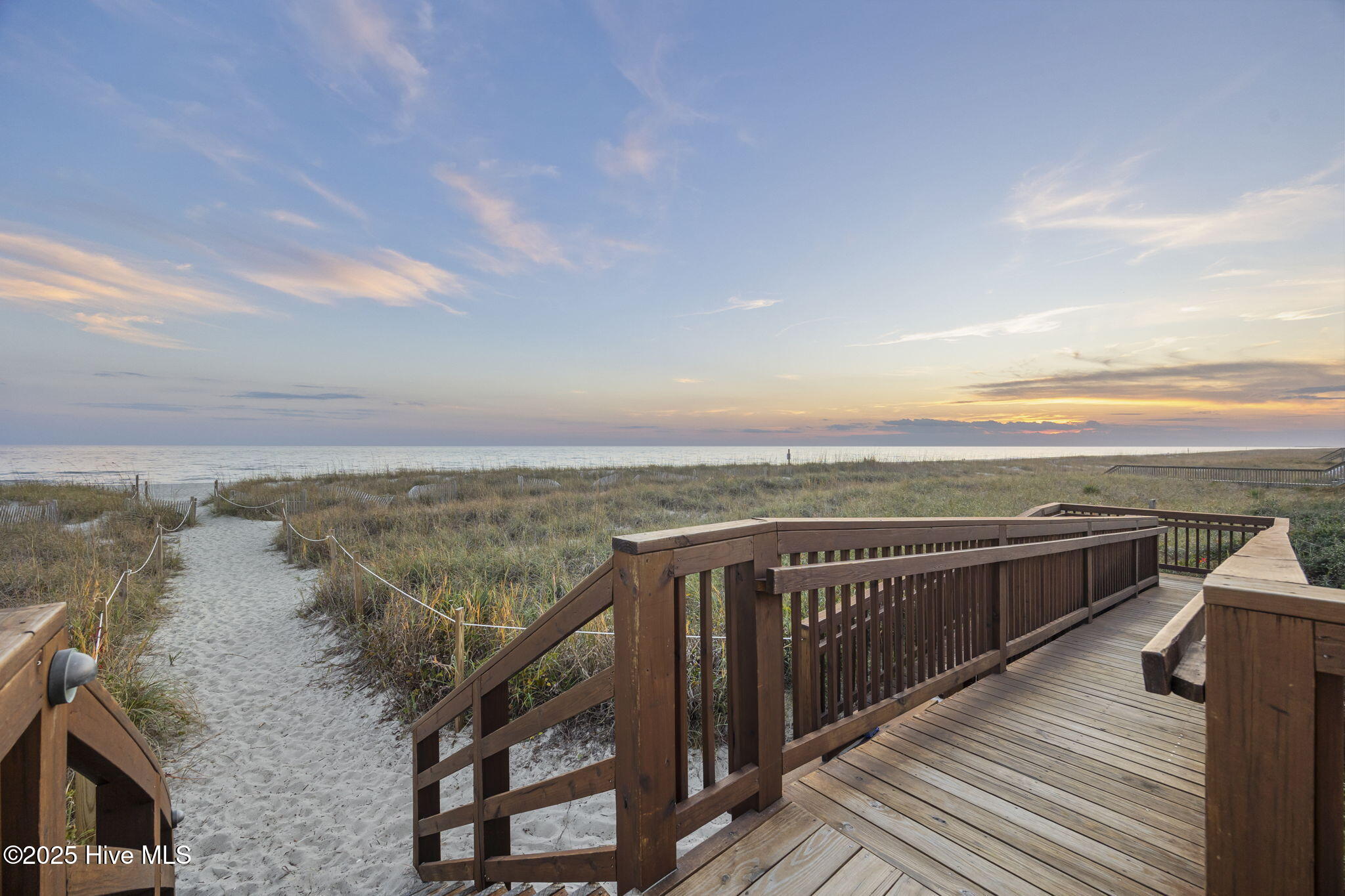 100542443 | Photo 46