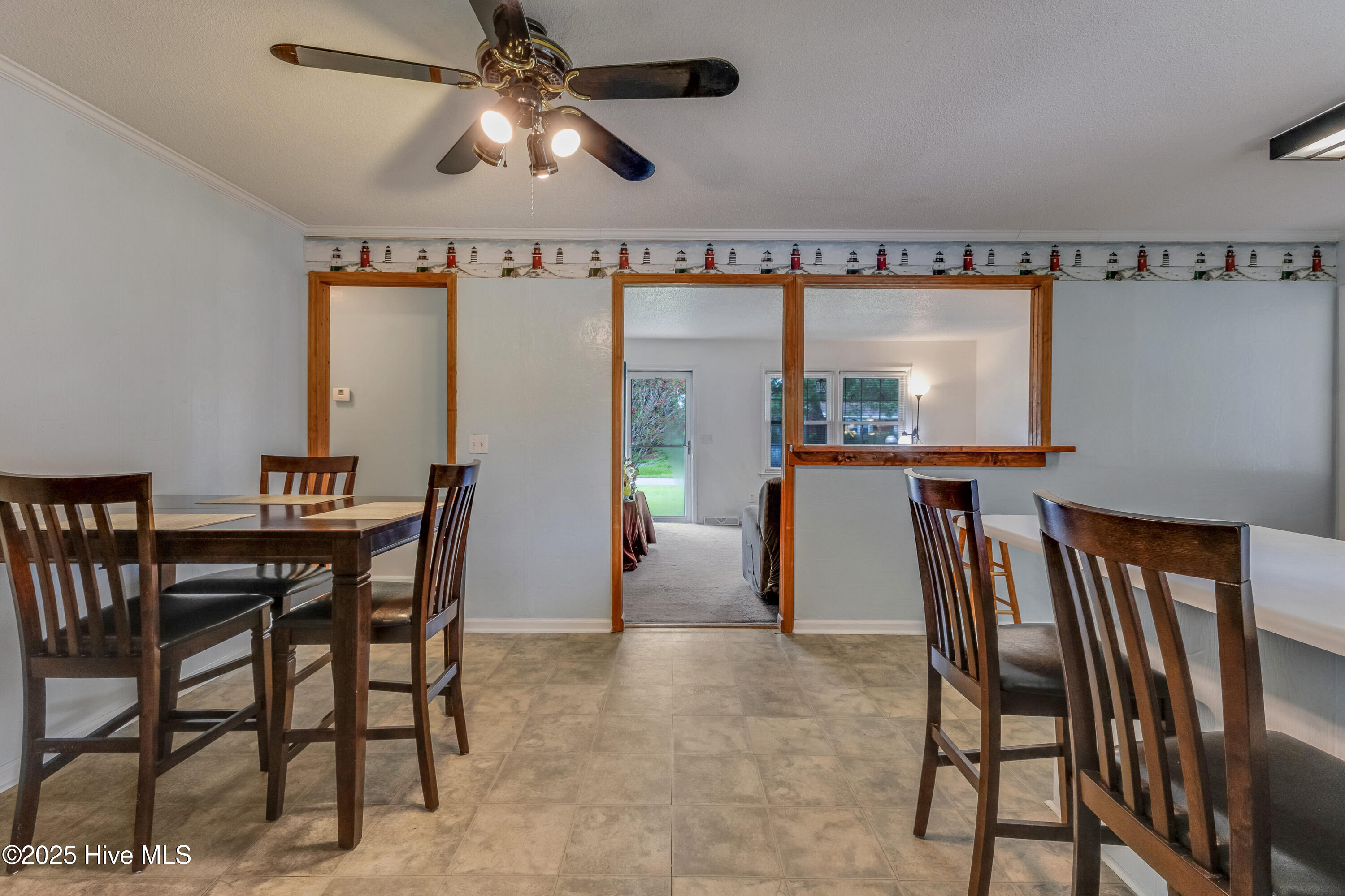 100537162 | Photo 12