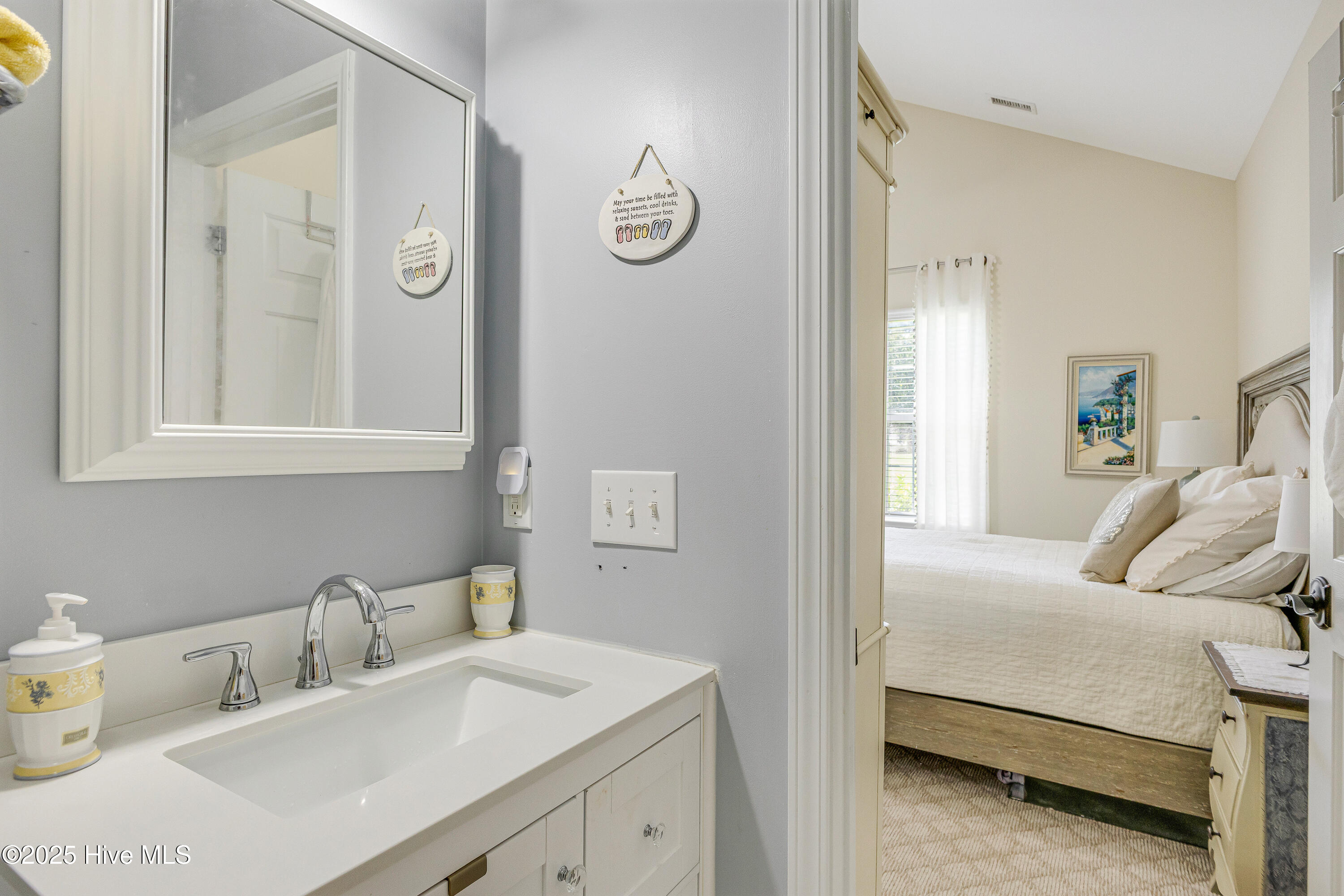 100525236 | Photo 25