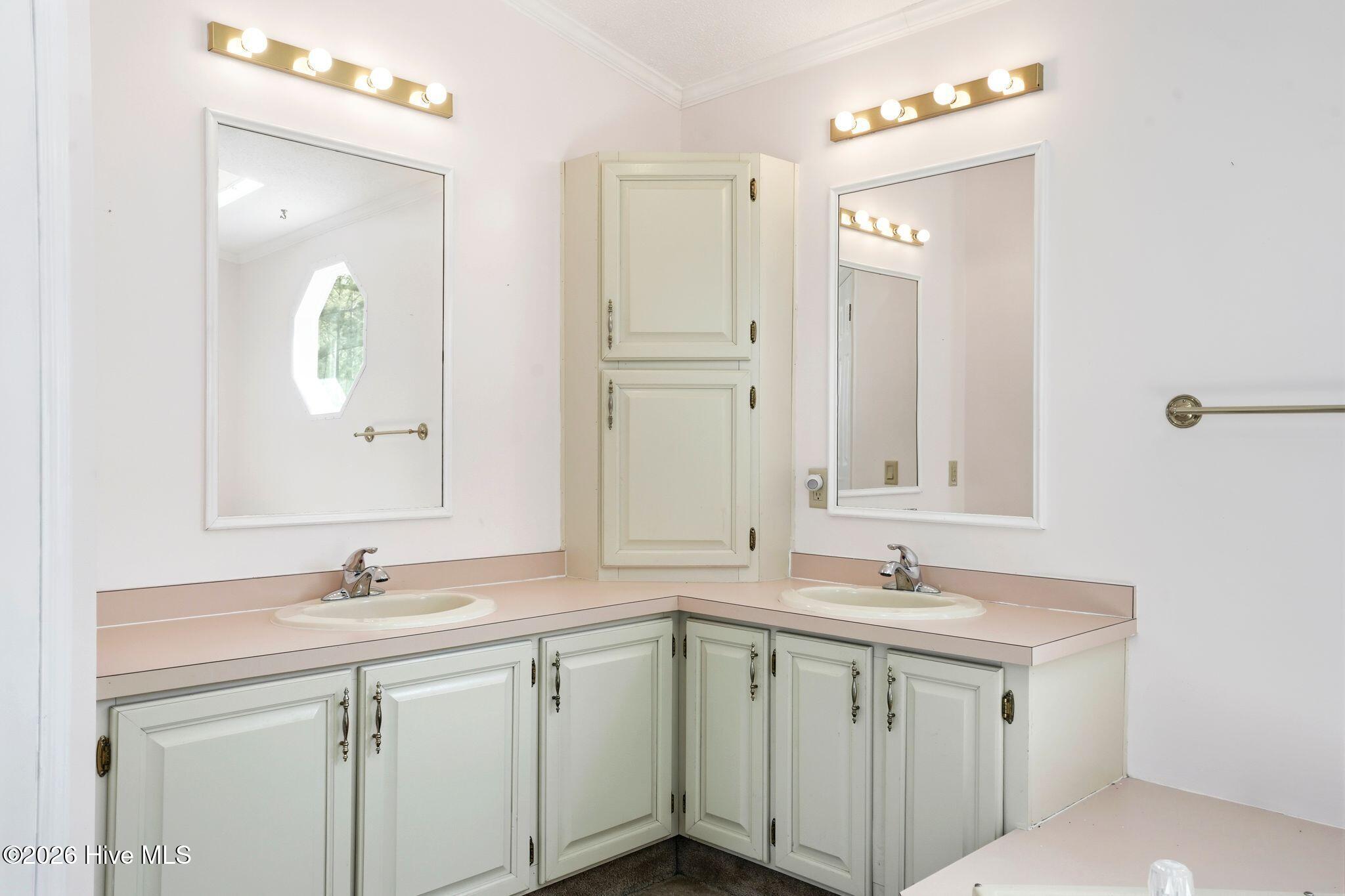 100561756 | Photo 47