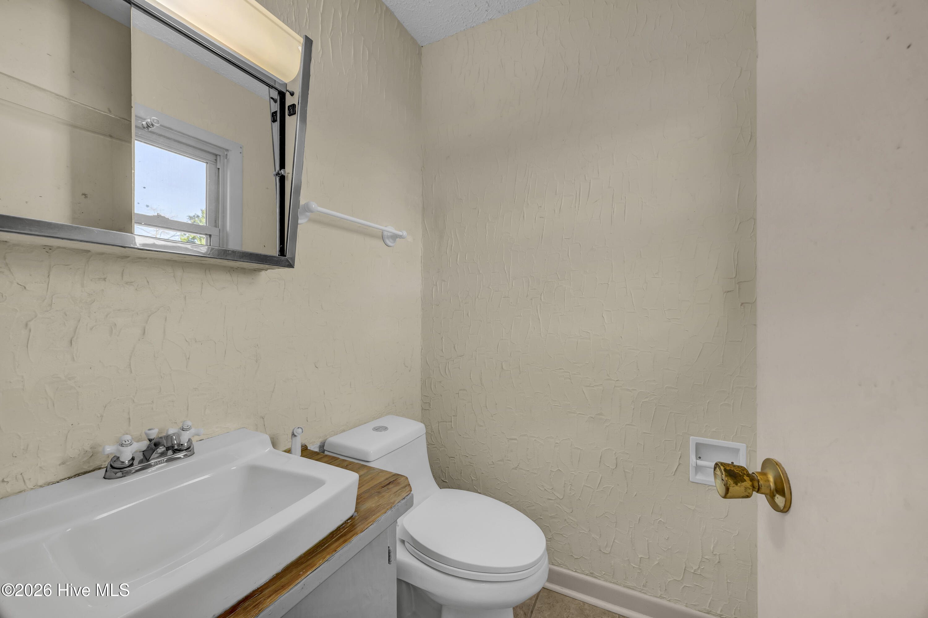 100547308 | Photo 15