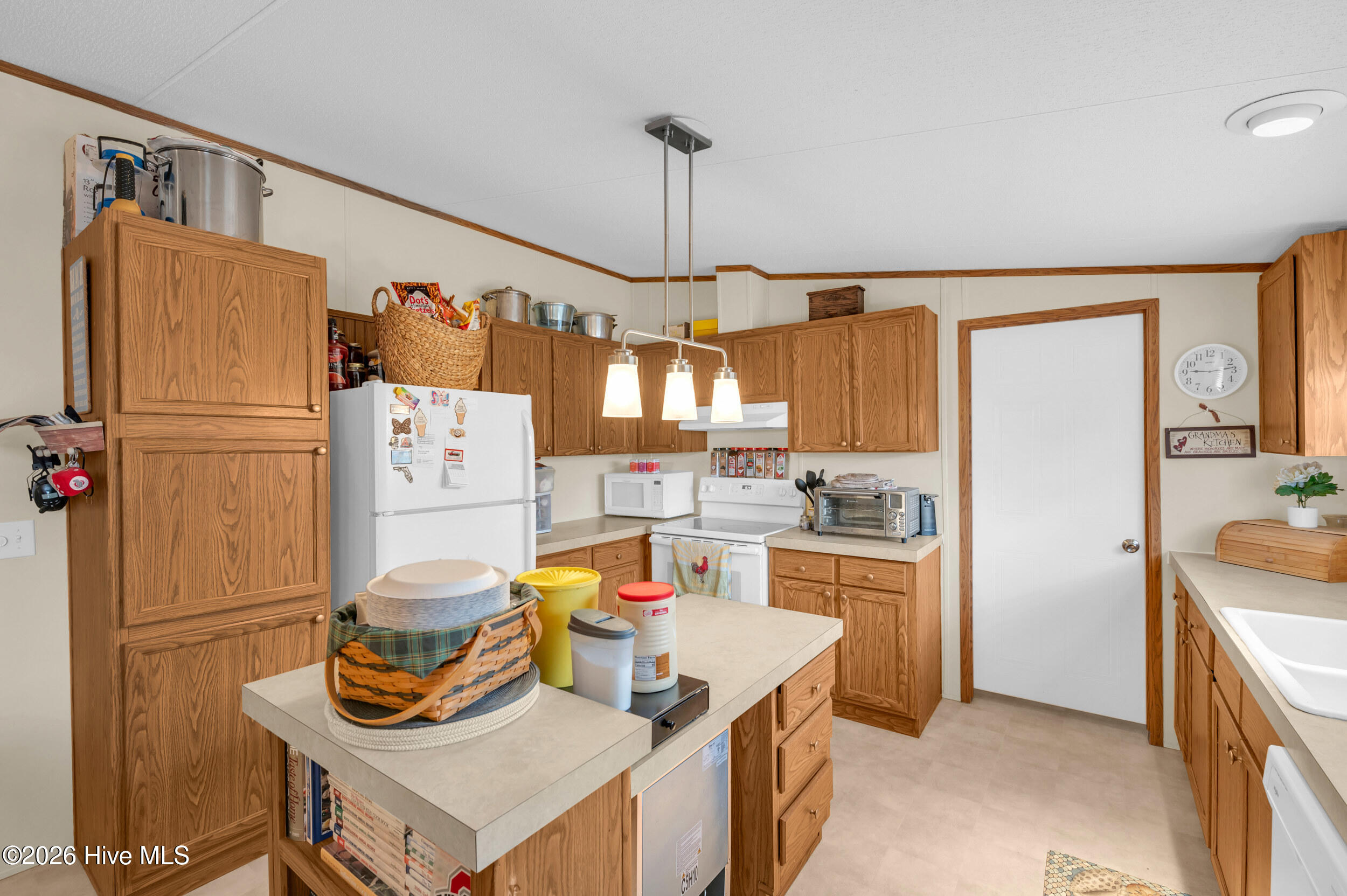 100550666 | Photo 16