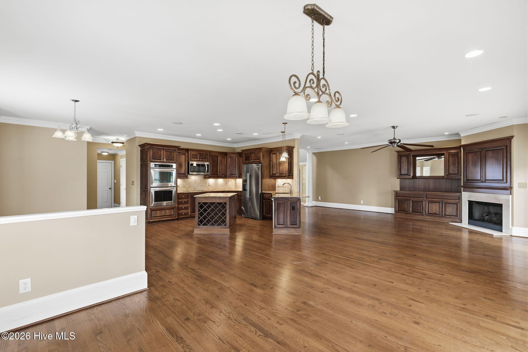 100565083 | Photo 10