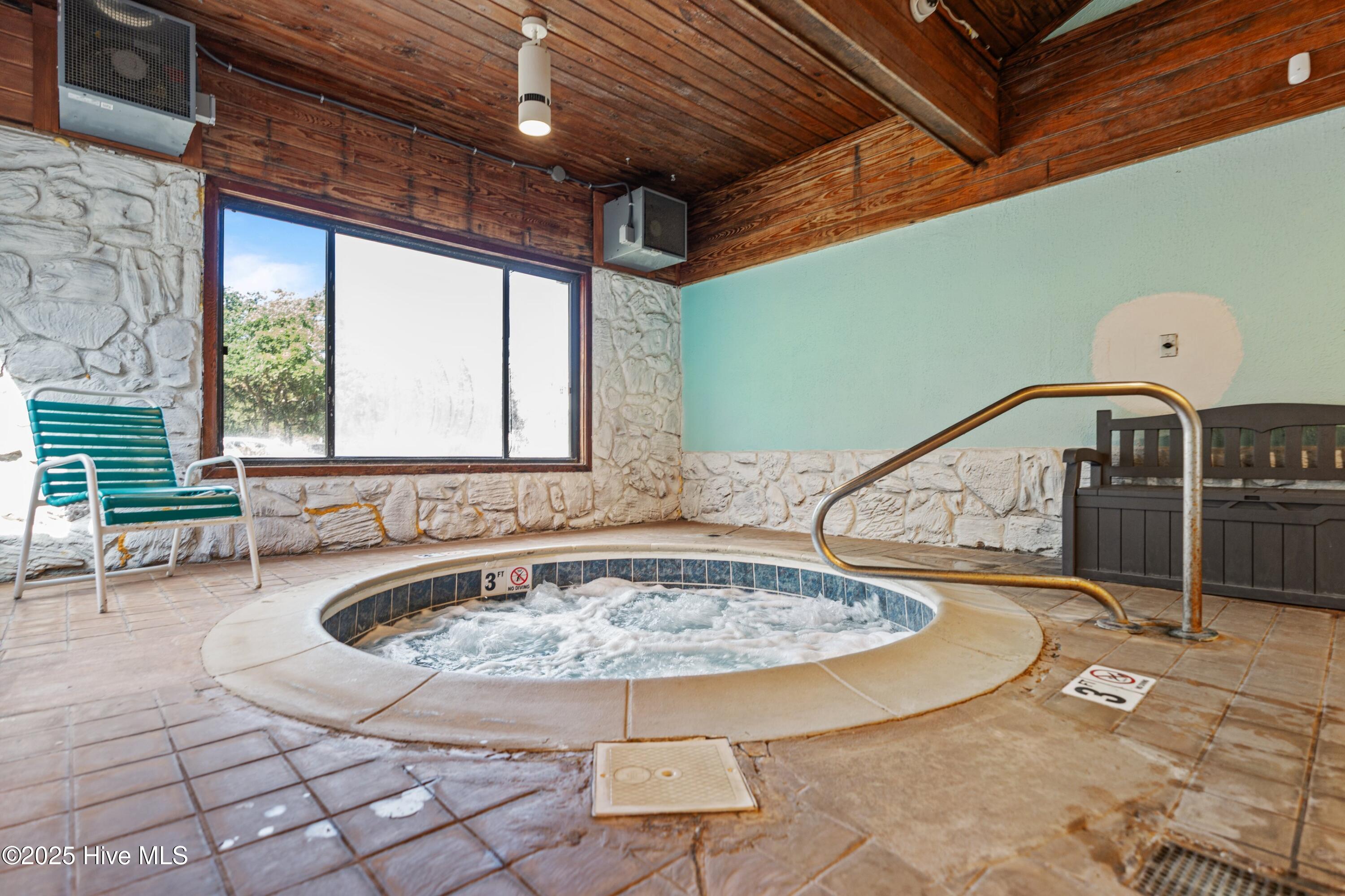 100532800 | Photo 53