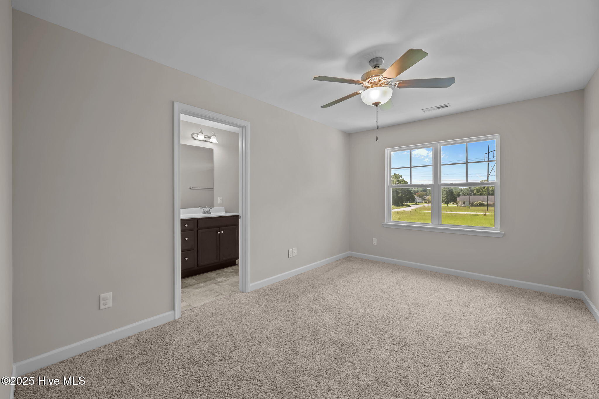 100521503 | Photo 22