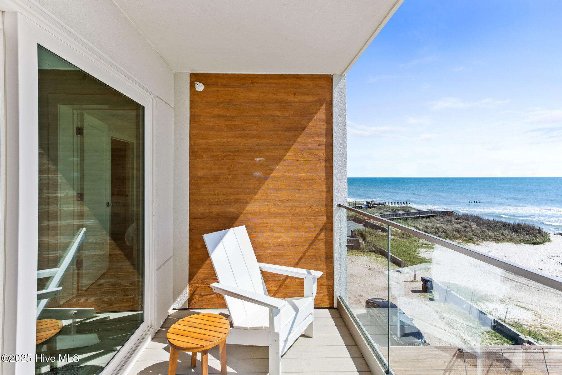 100523211 | Photo 22