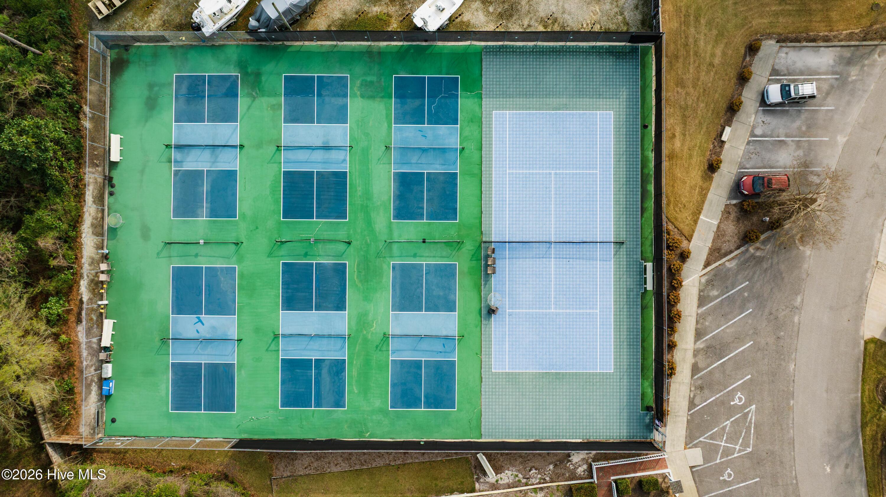 100560889 | Photo 39