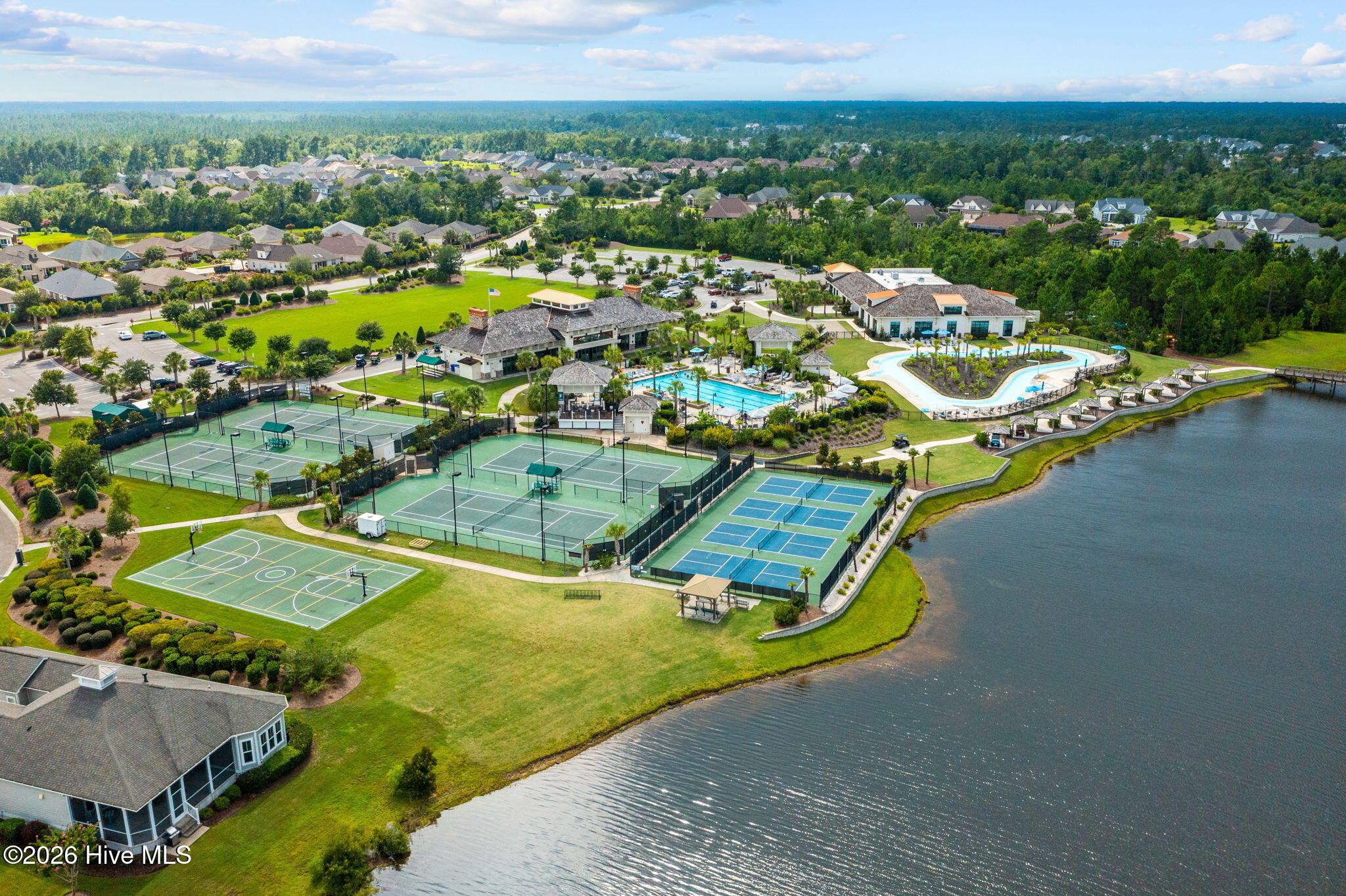 100568496 | Photo 66