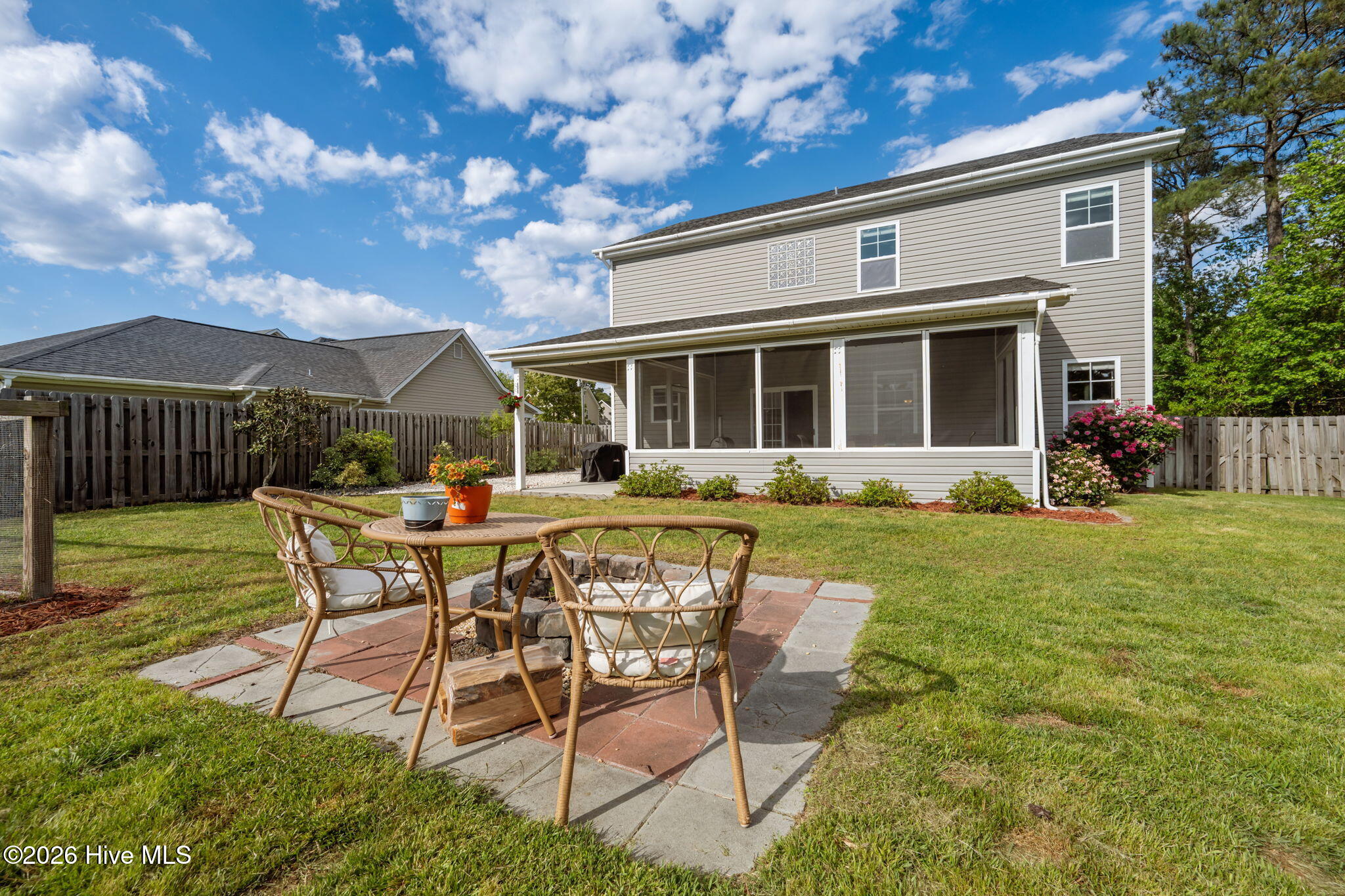 100568567 | Photo 41