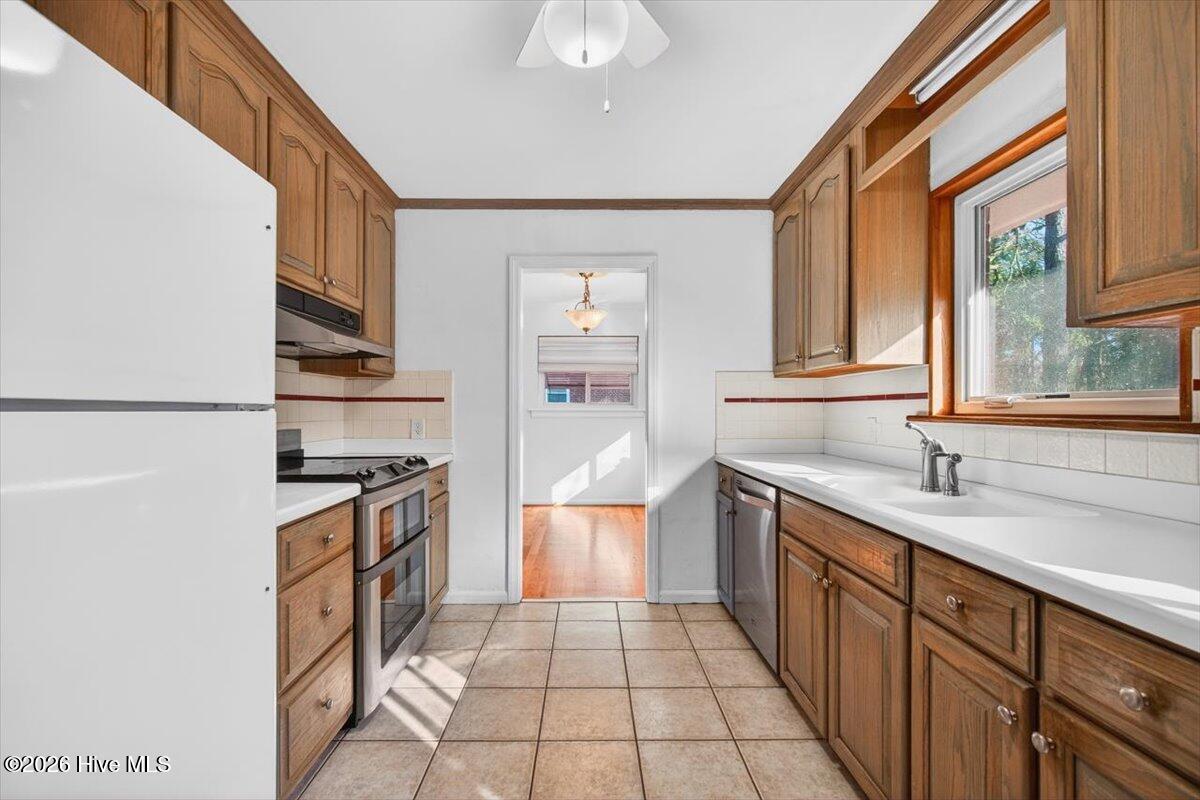 100552143 | Photo 15