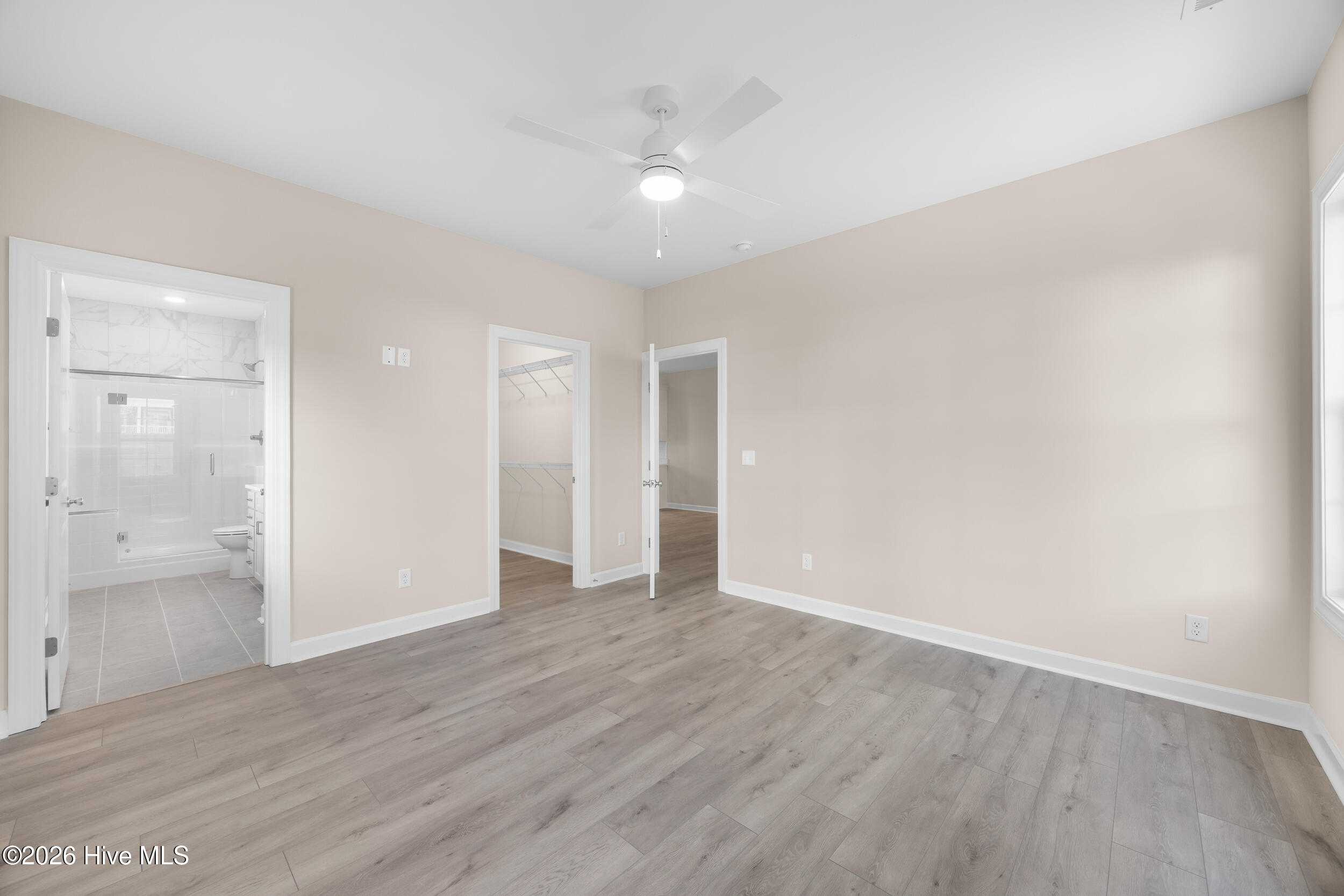 100545862 | Photo 22