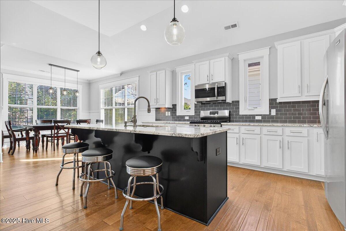 100541370 | Photo 18