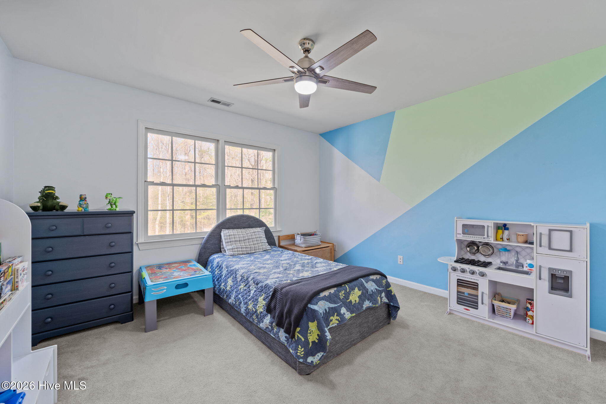 100561787 | Photo 32