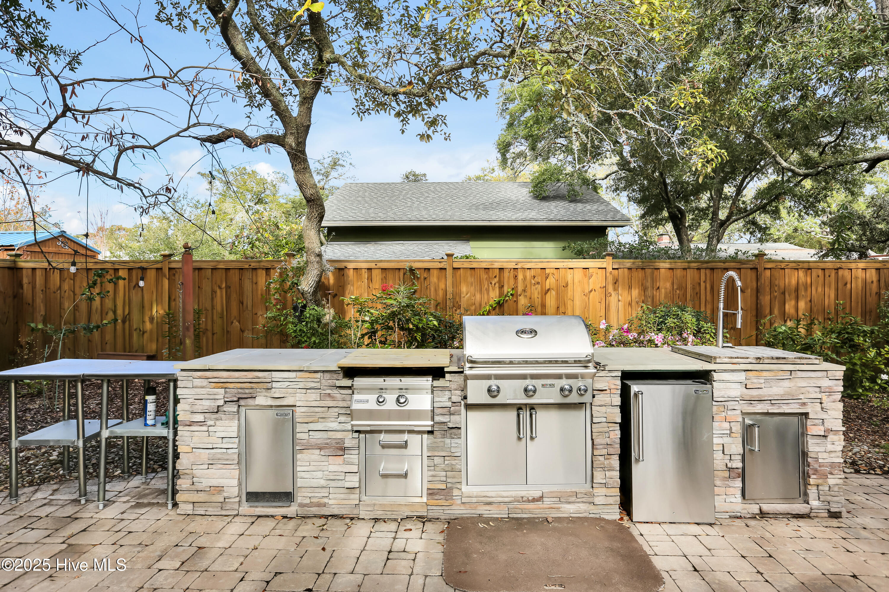 100544333 | Photo 34