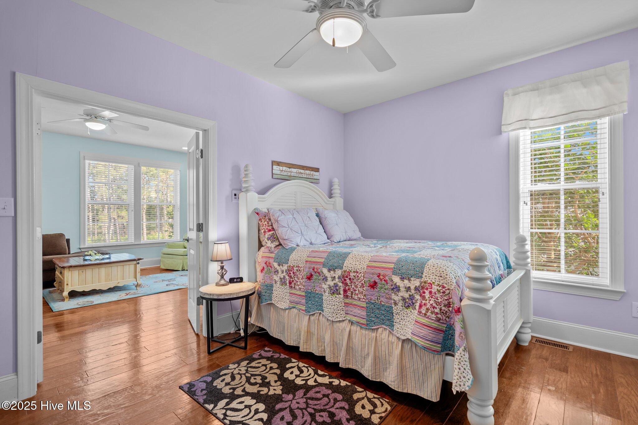 100513091 | Photo 44