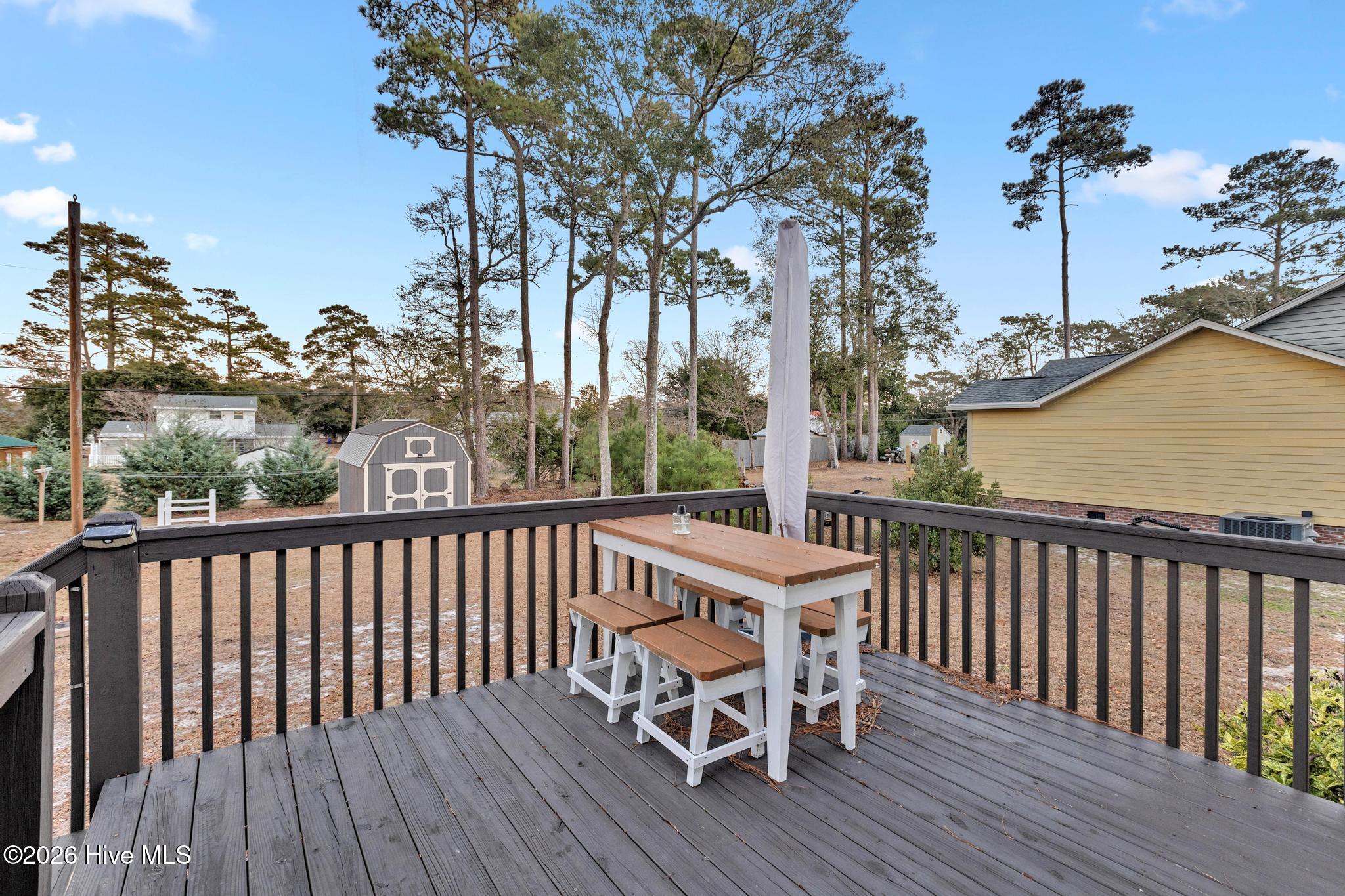 100548915 | Photo 23