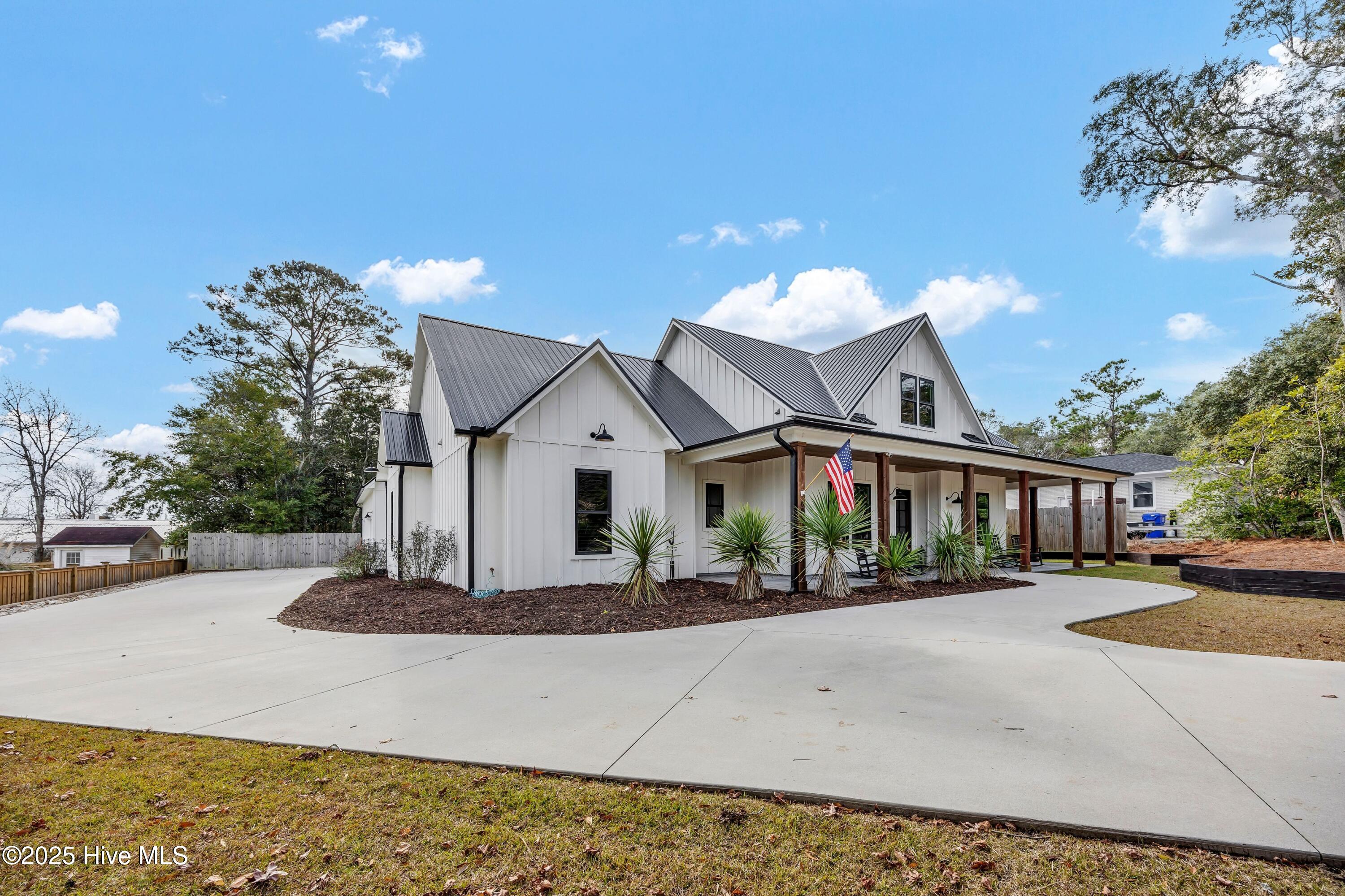 100543127 | Photo 59