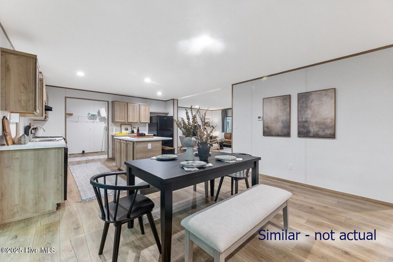 100547231 | Photo 25