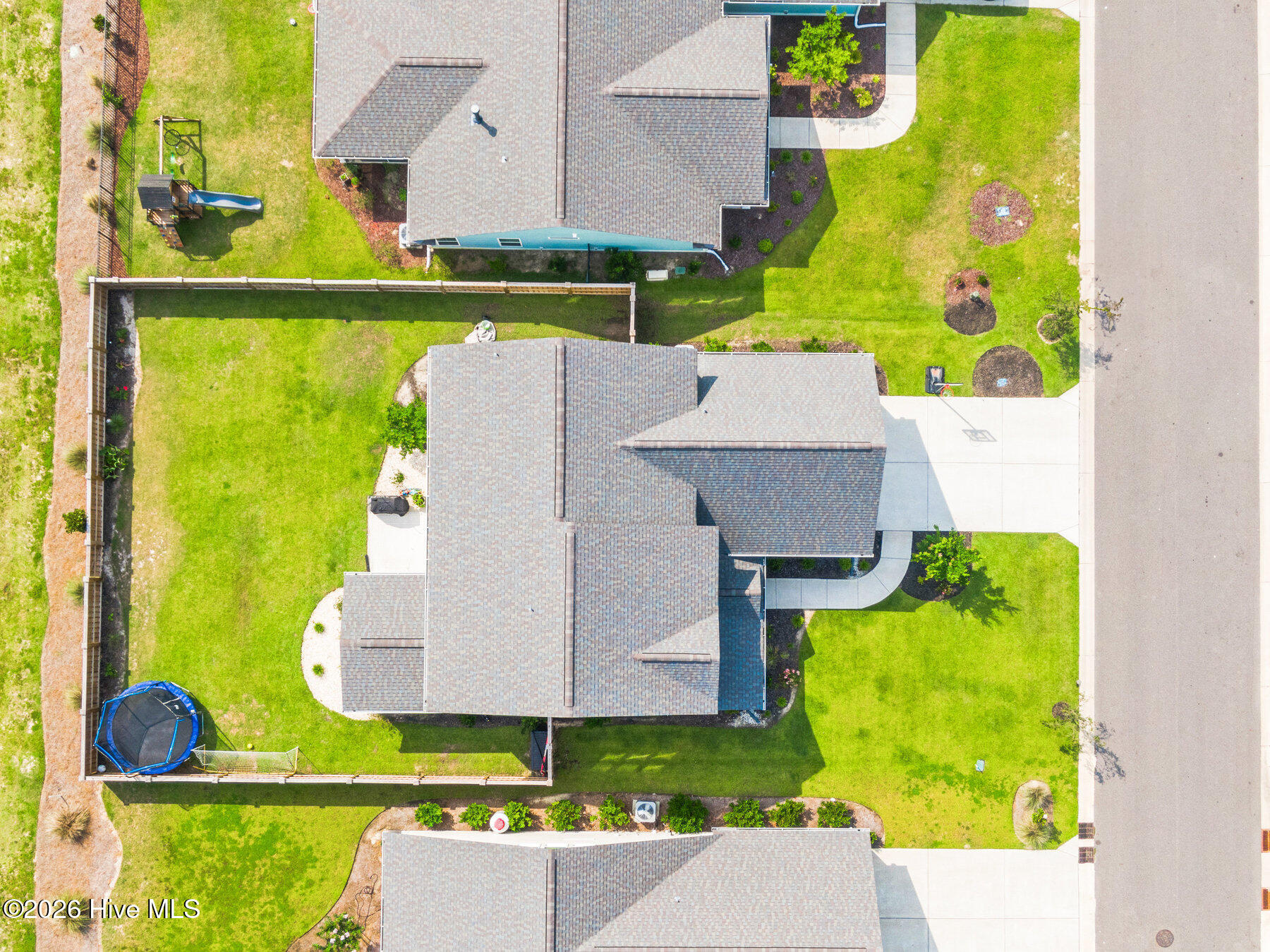 100548858 | Photo 34