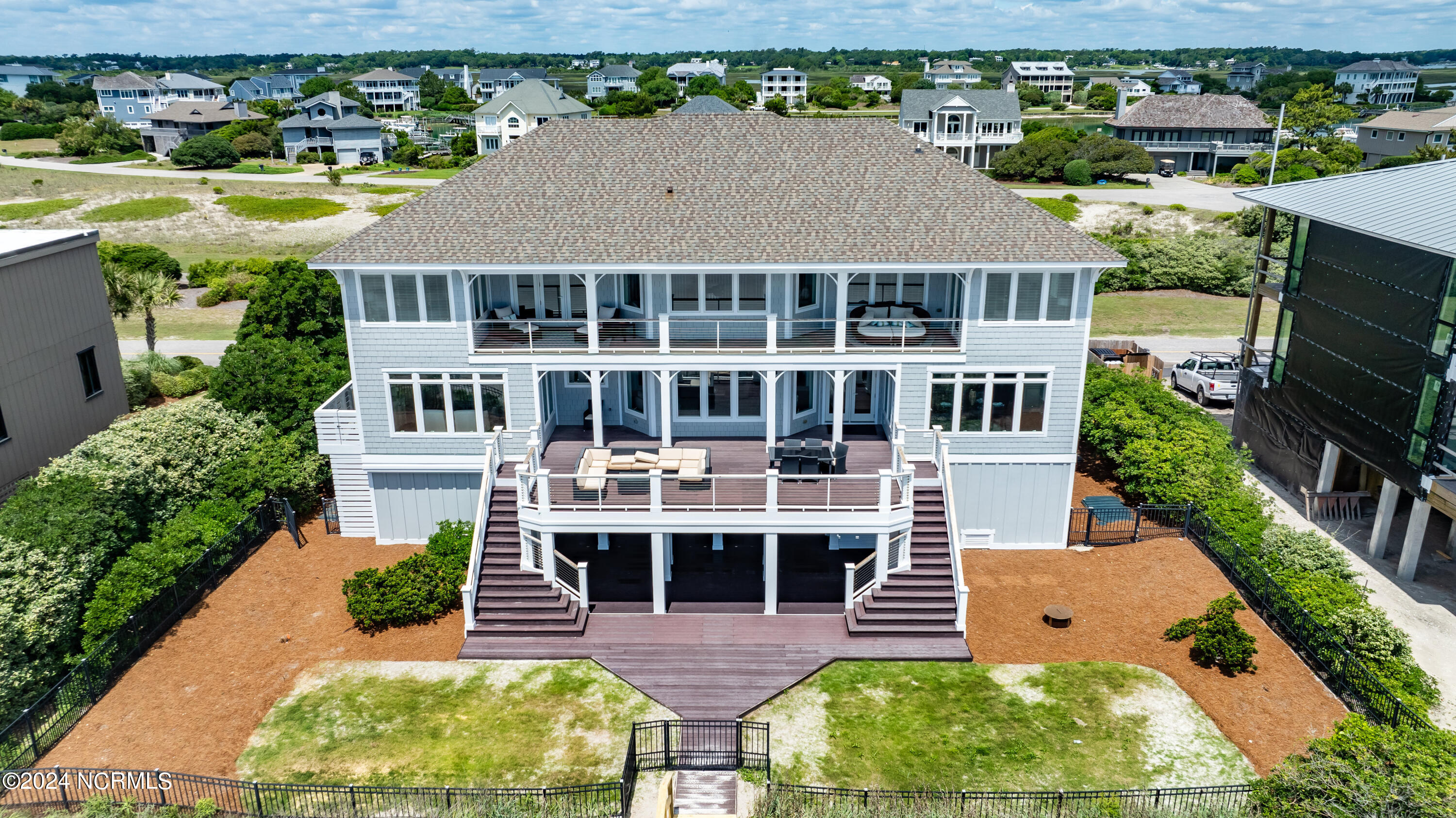 100498351 | Photo 65