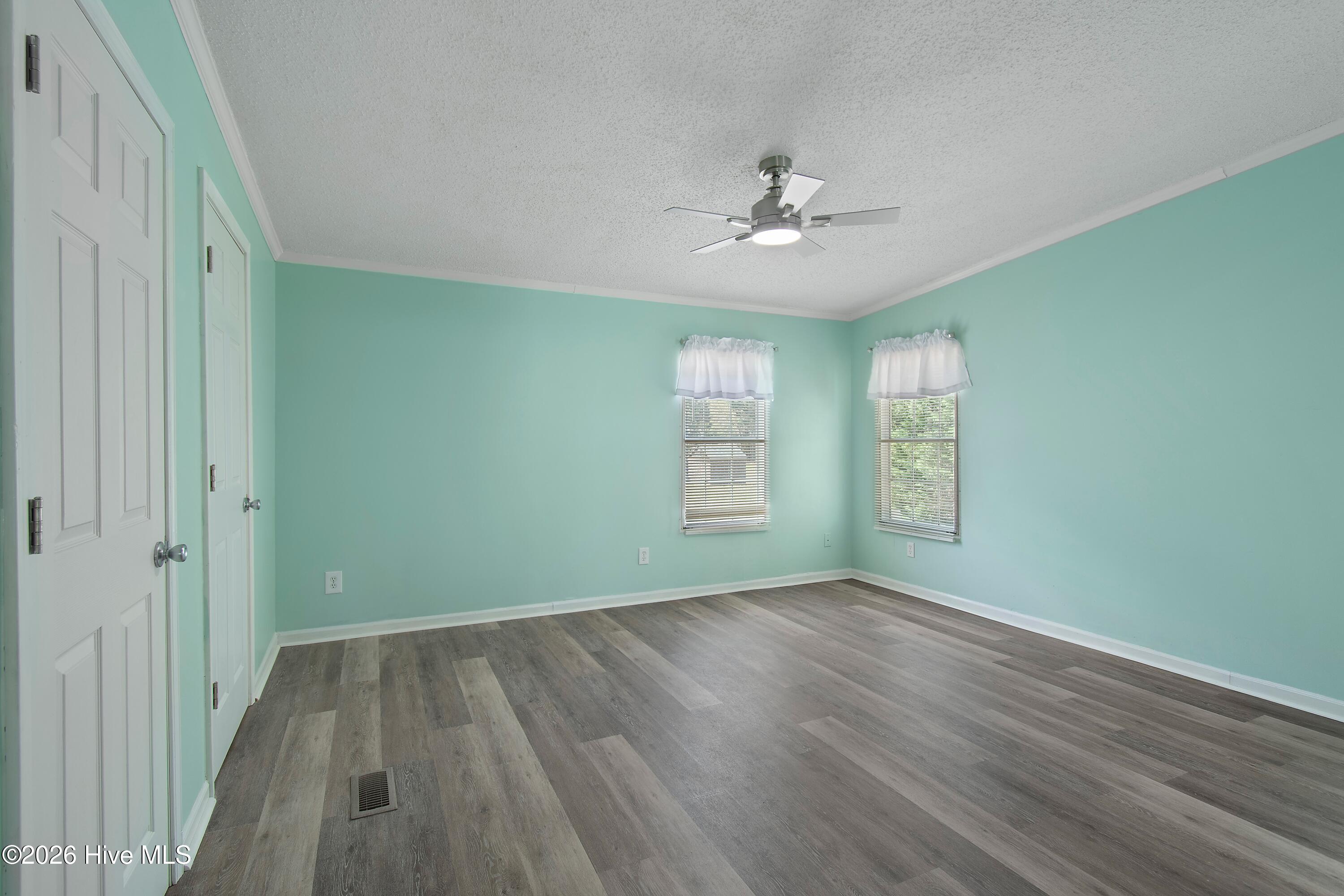 100566223 | Photo 23