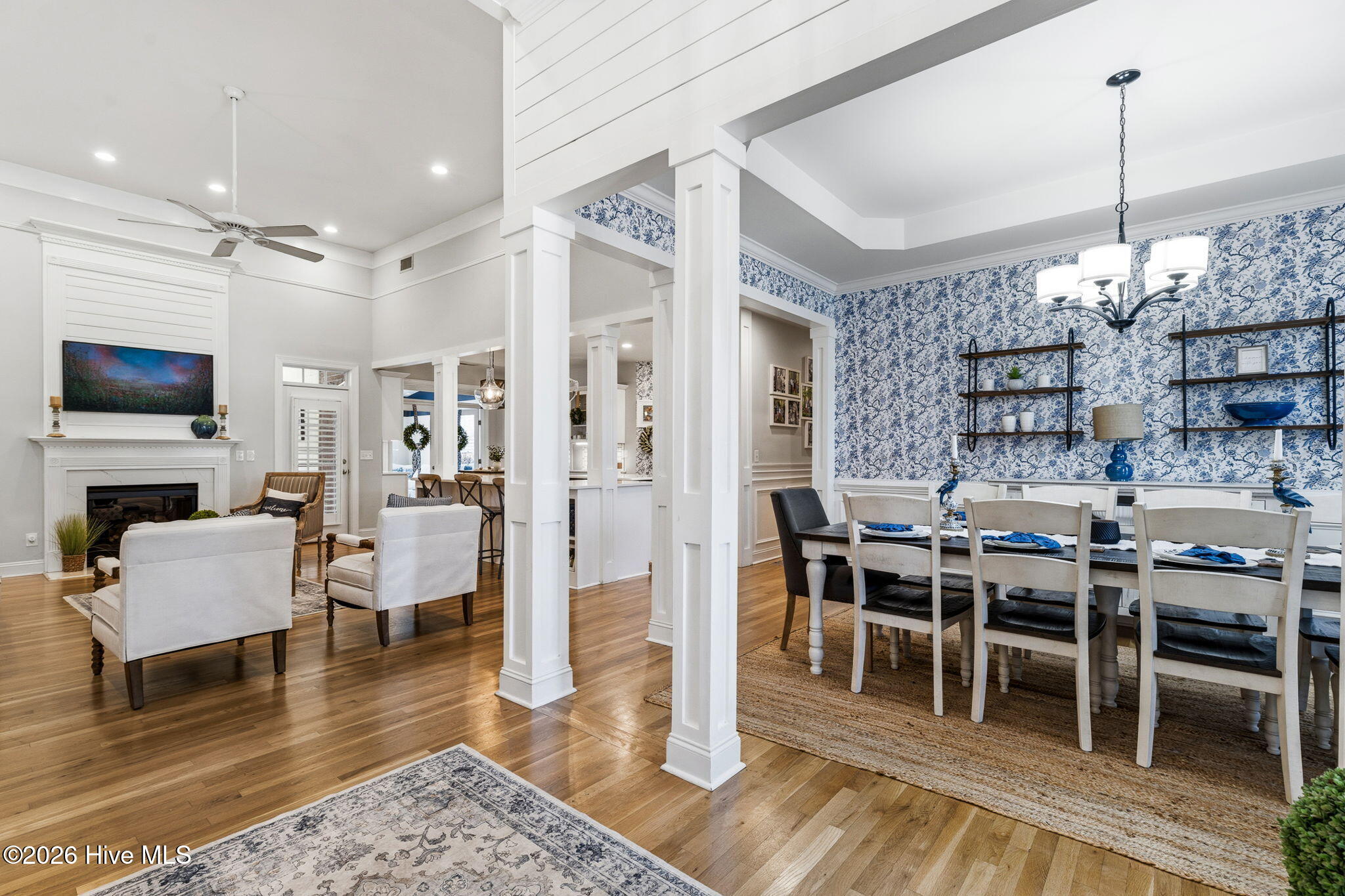 100561515 | Photo 15