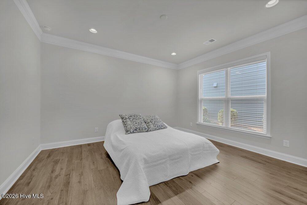 100557915 | Photo 13