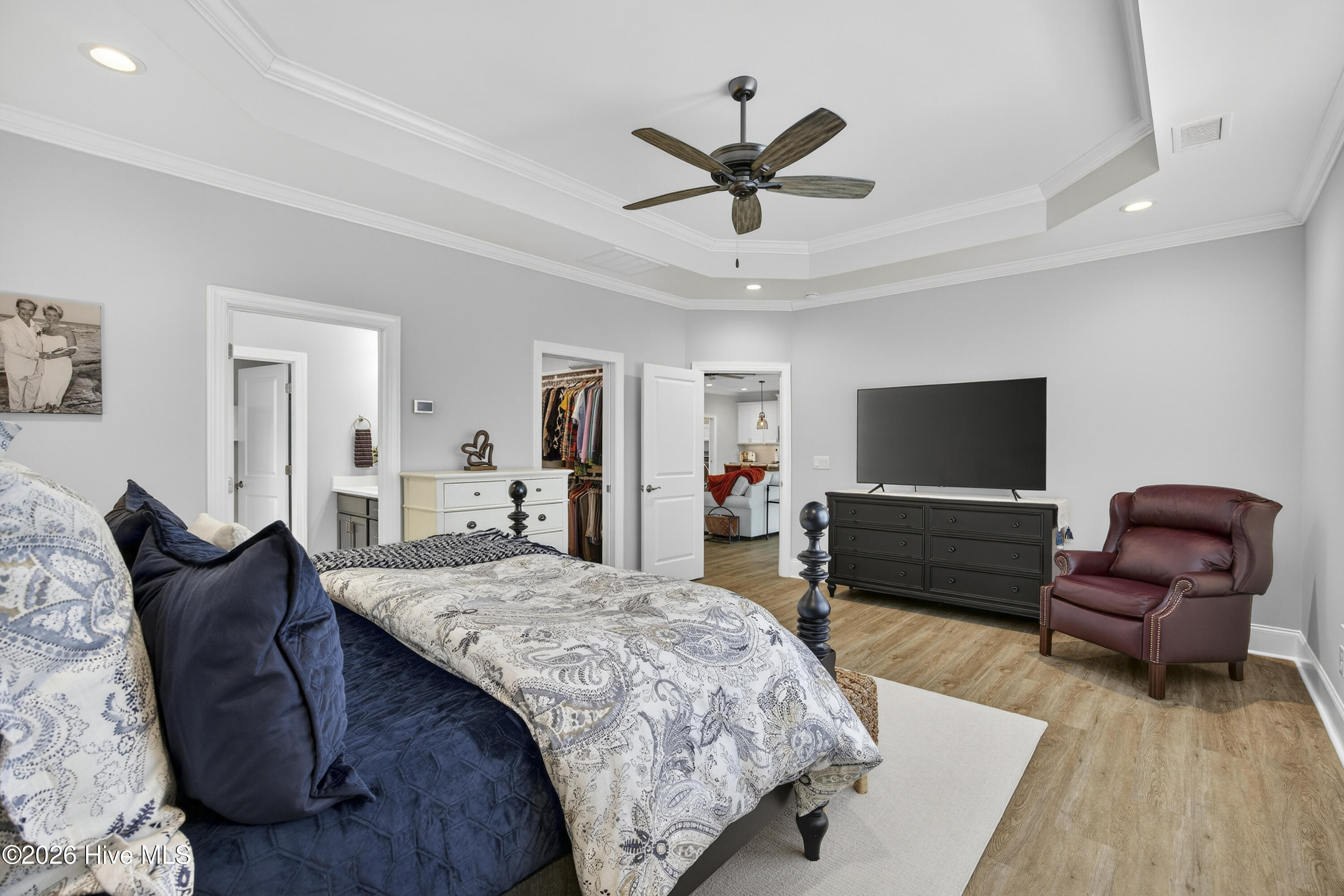 100551678 | Photo 39