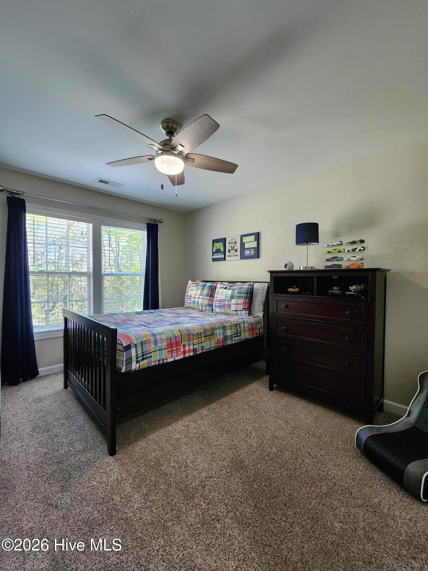 100570364 | Photo 34