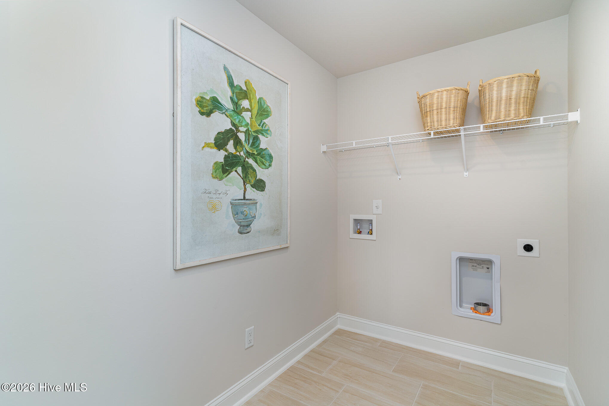 100565475 | Photo 20