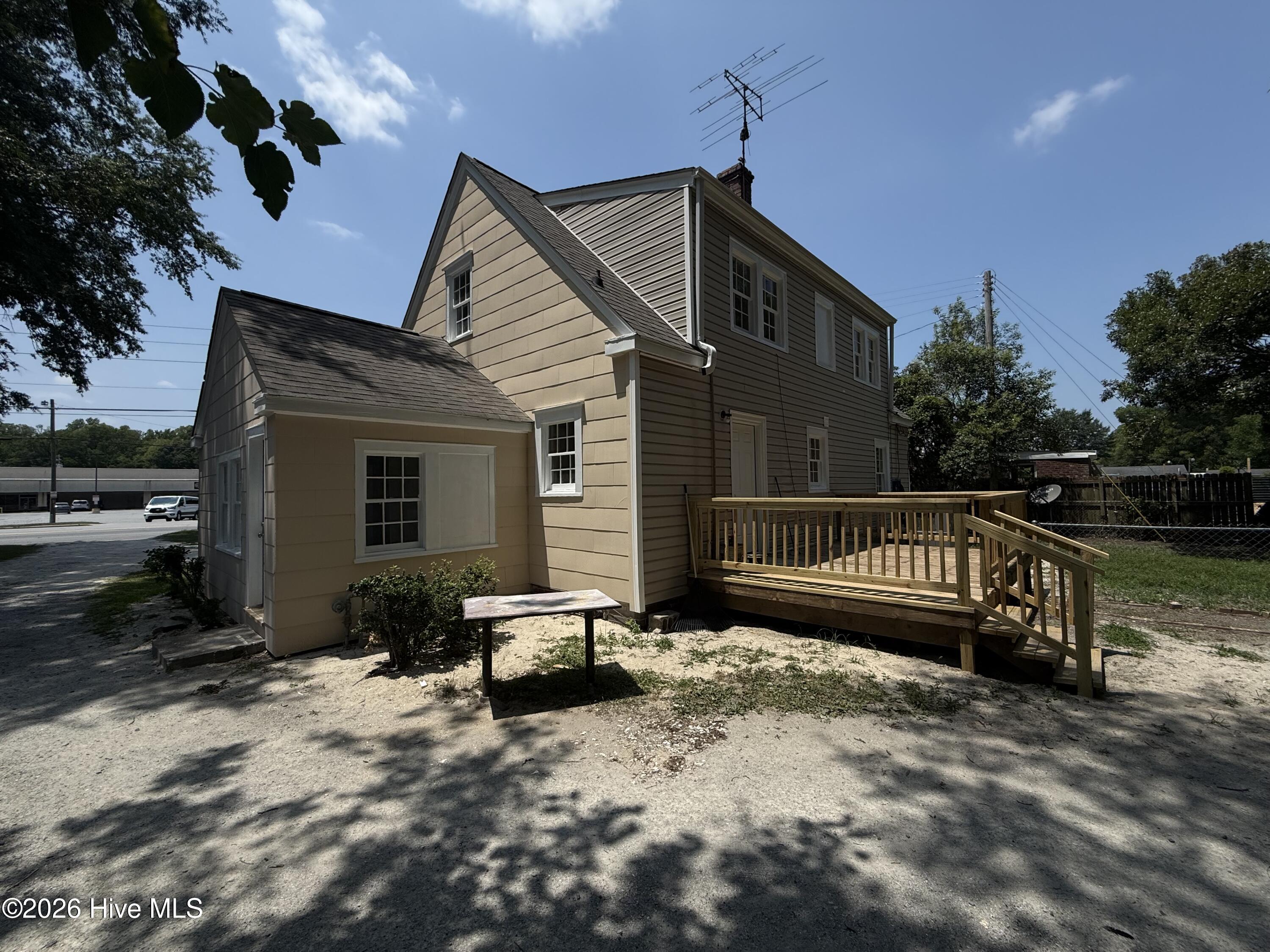 17th image of 2519 S Memorial Dr, Greenville, NC 27834 | MLS# 100590887