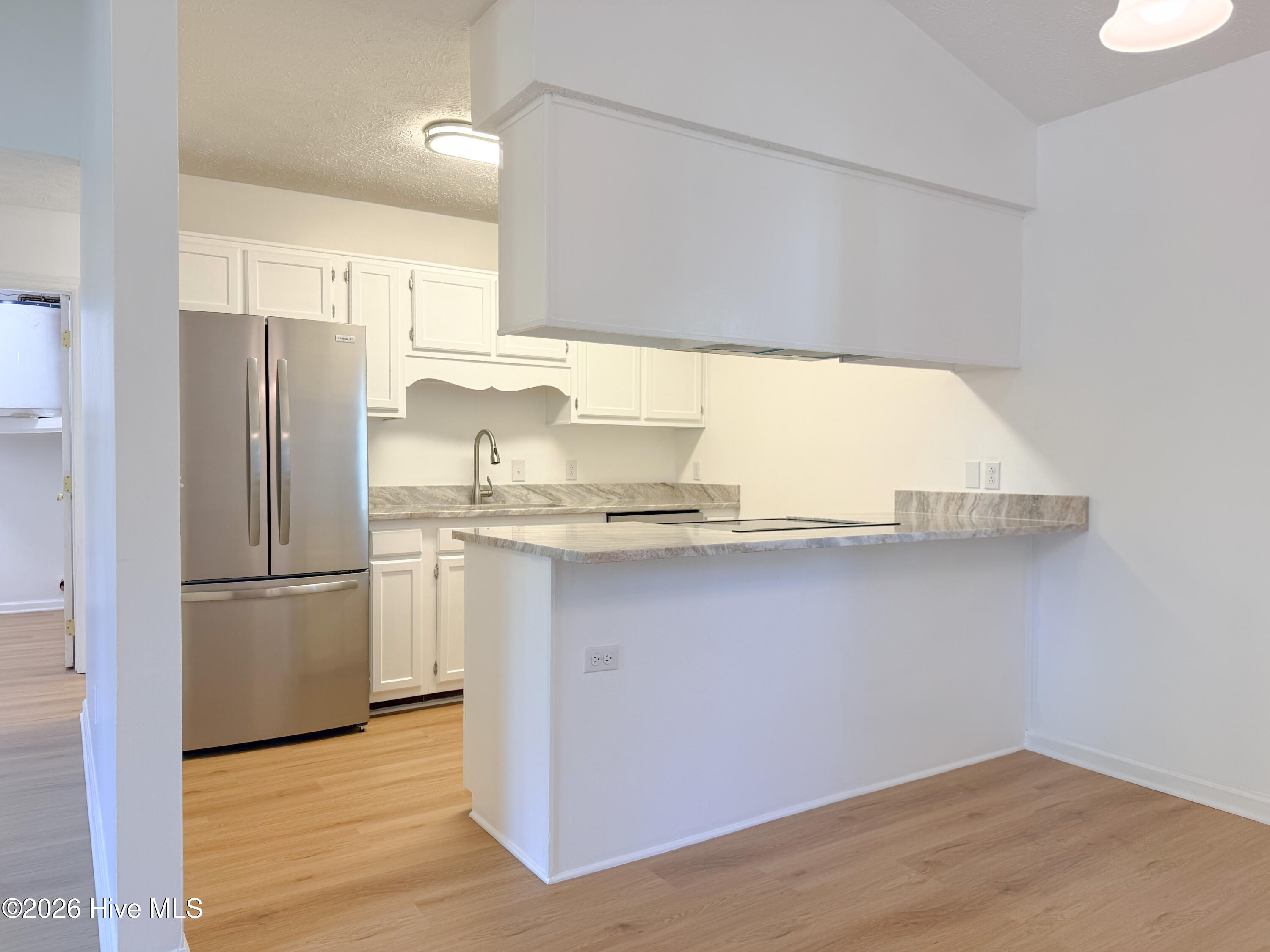 100568255 | Photo 17