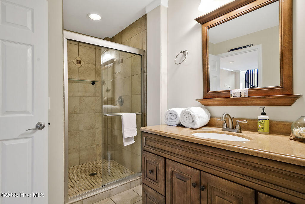 100544569 | Photo 38