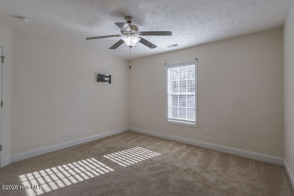 100548131 | Photo 32