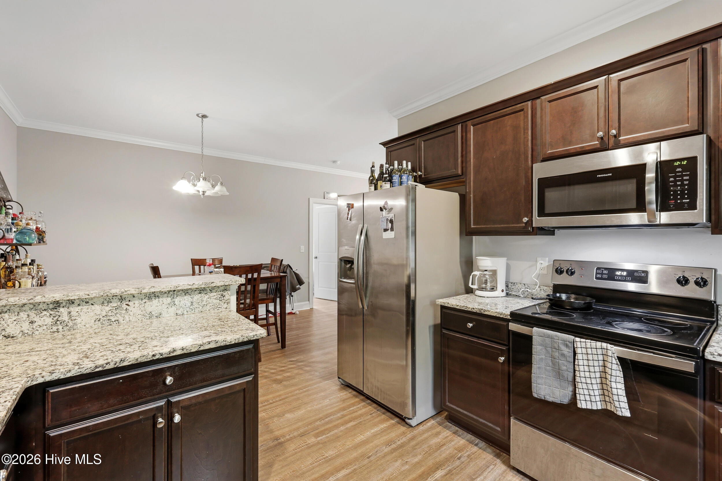 100566904 | Photo 18