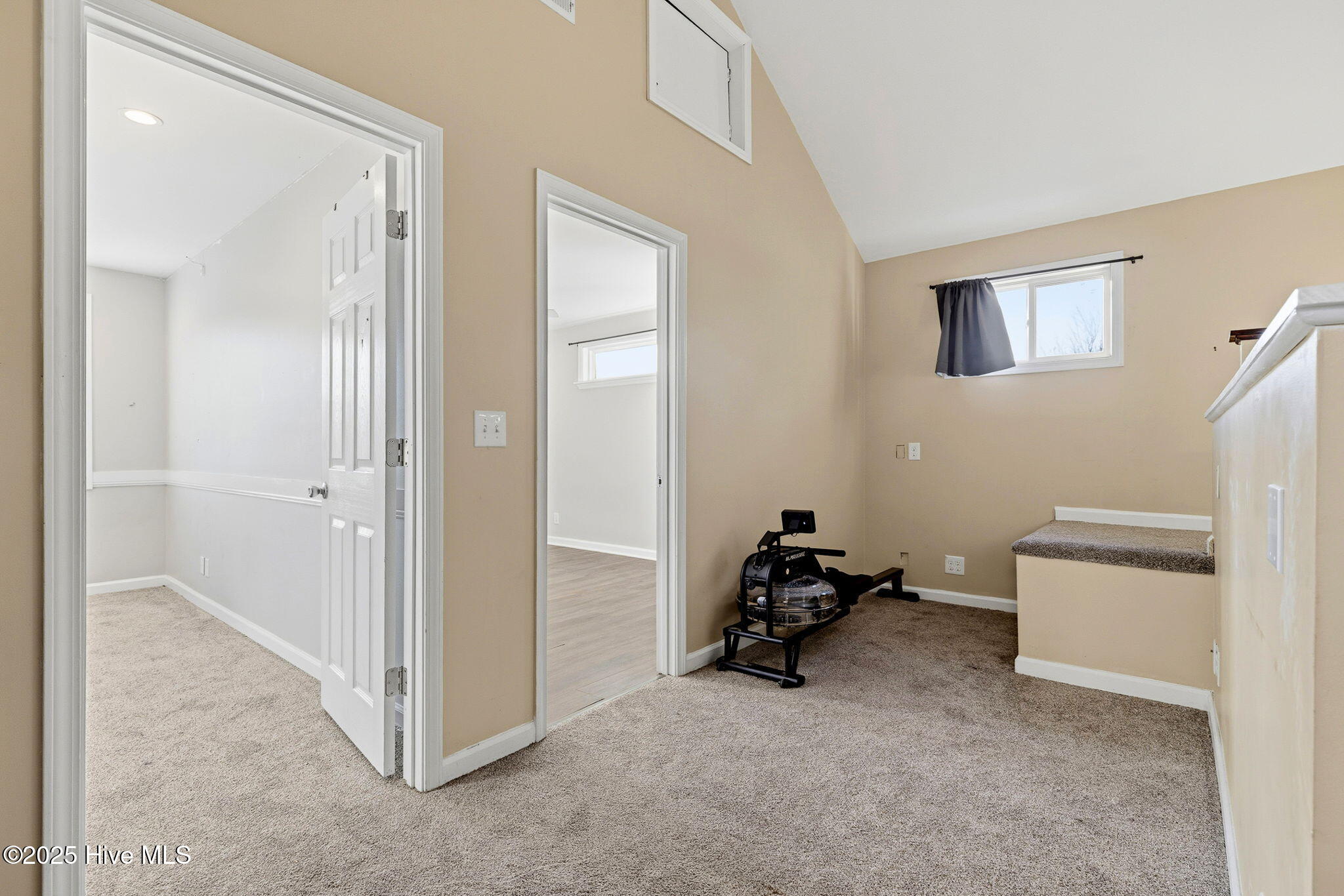 100545269 | Photo 38