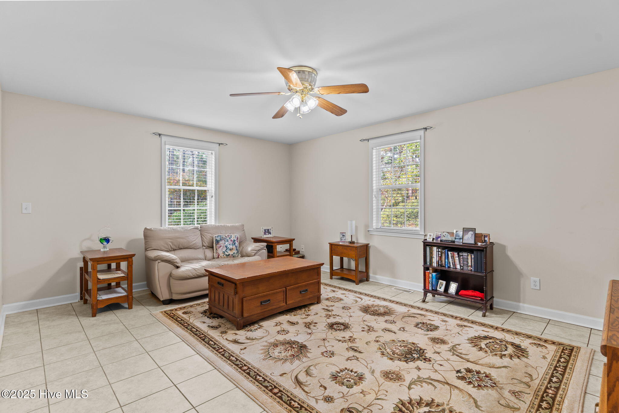 100543111 | Photo 56