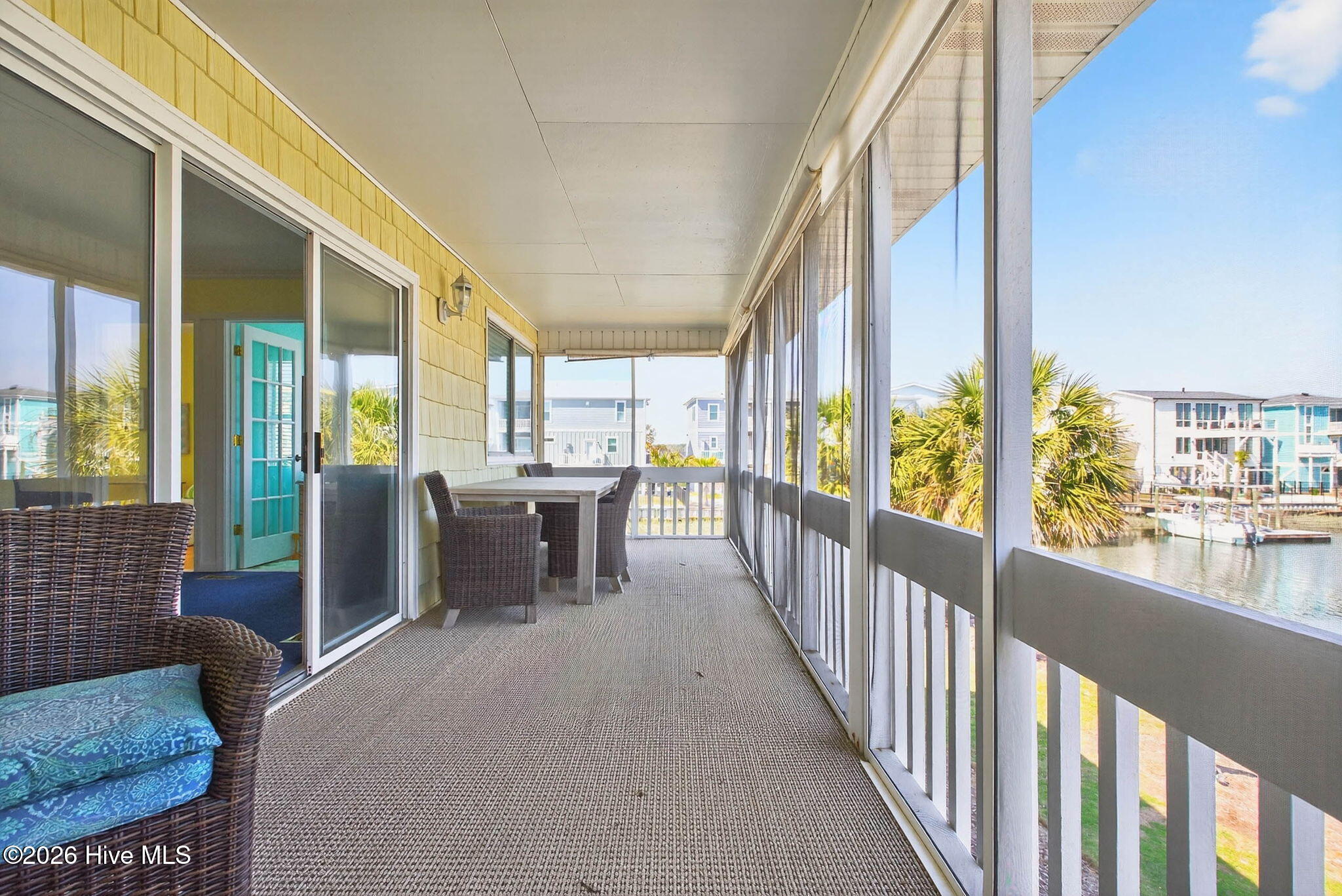 100564283 | Photo 17