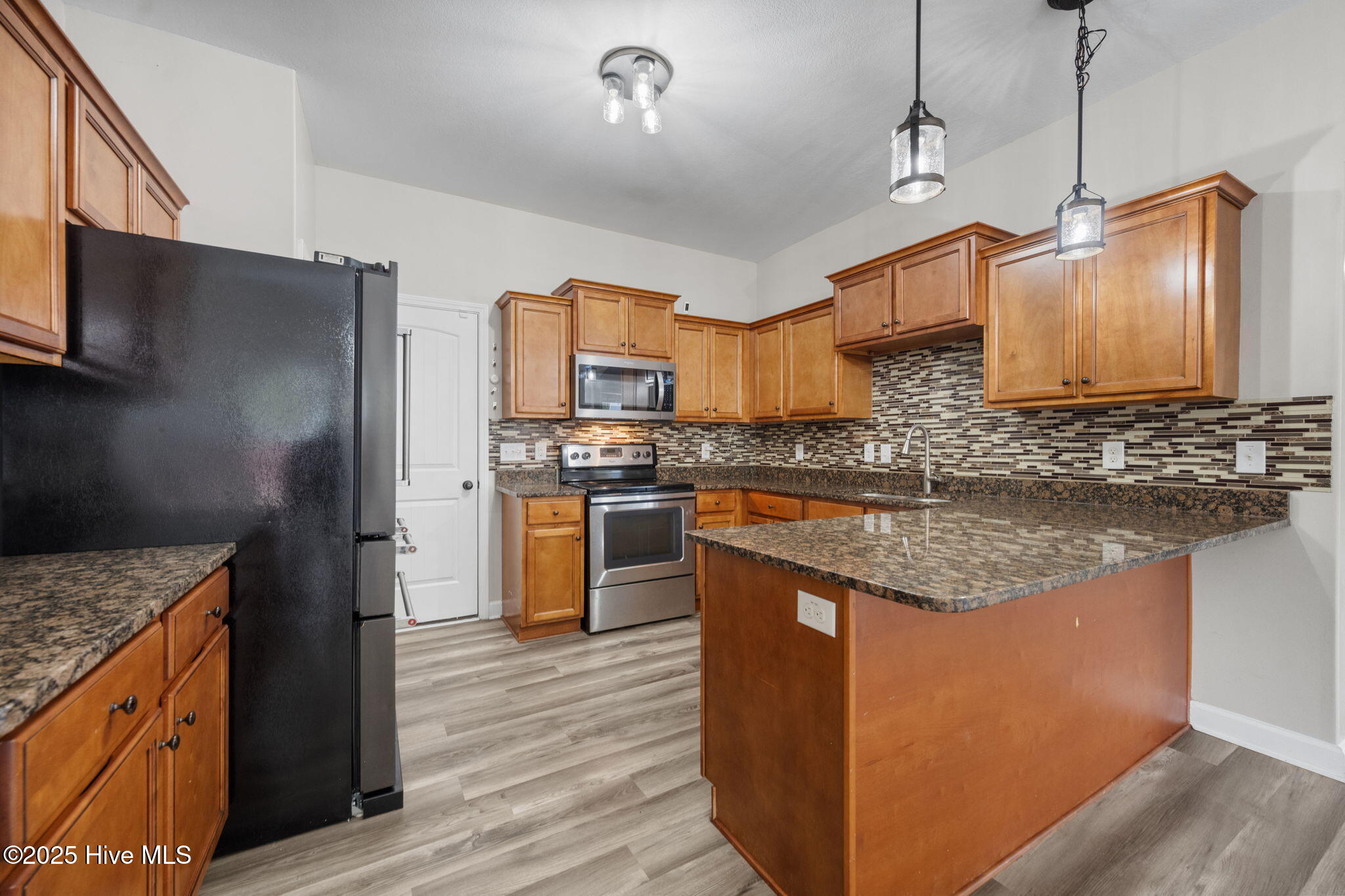 100546672 | Photo 16